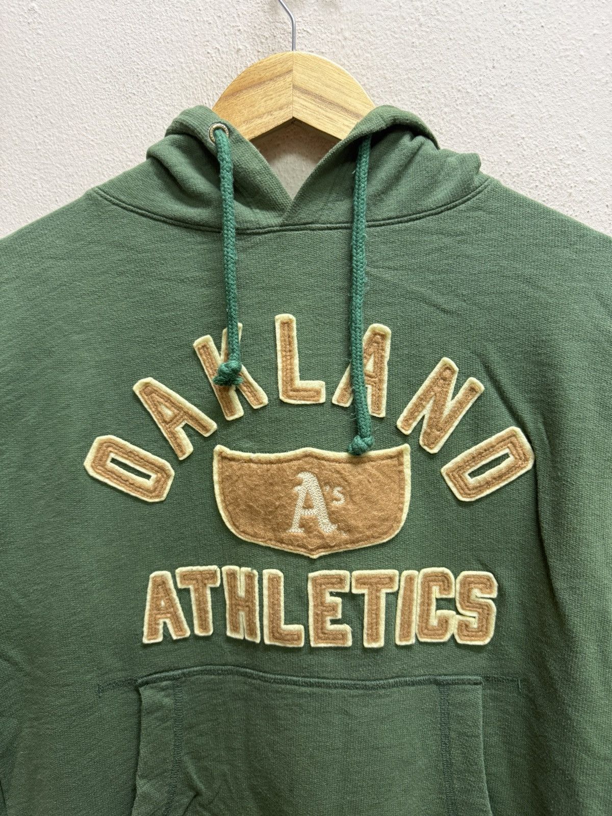 MLB Vintage Y2k MLB X Uniqlo Oakland Atheltic Pullover Sweater Size US S / EU 44-46 / 1 - 17 Thumbnail