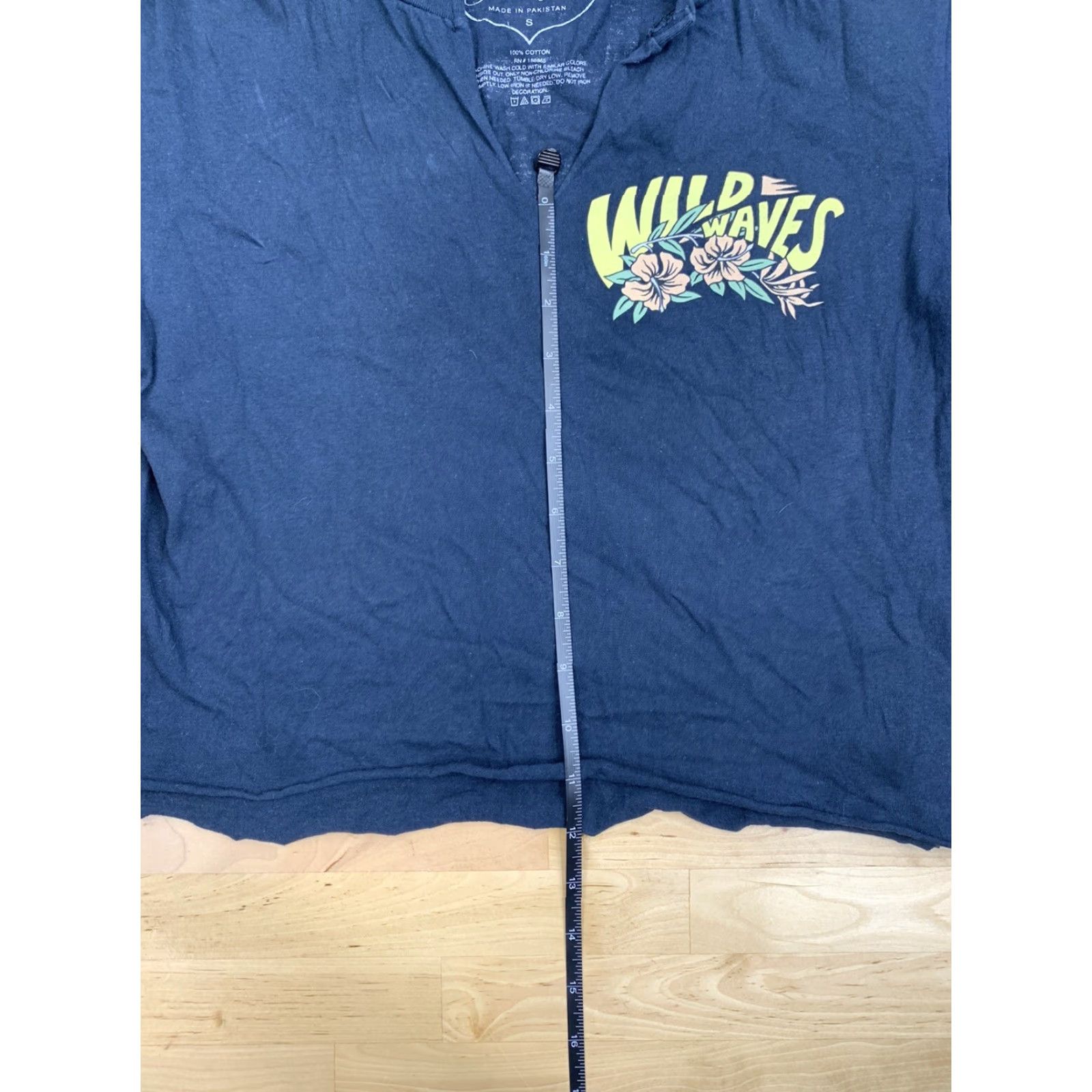 Vintage Obsessive Love T-Shirt Black Cropped Short Sleeve Crew Neck Women Slim Regular Size S Wild Waves Surfing Malibu Theme Vintage No? Size S / US 4 / IT 40 - 4 Thumbnail