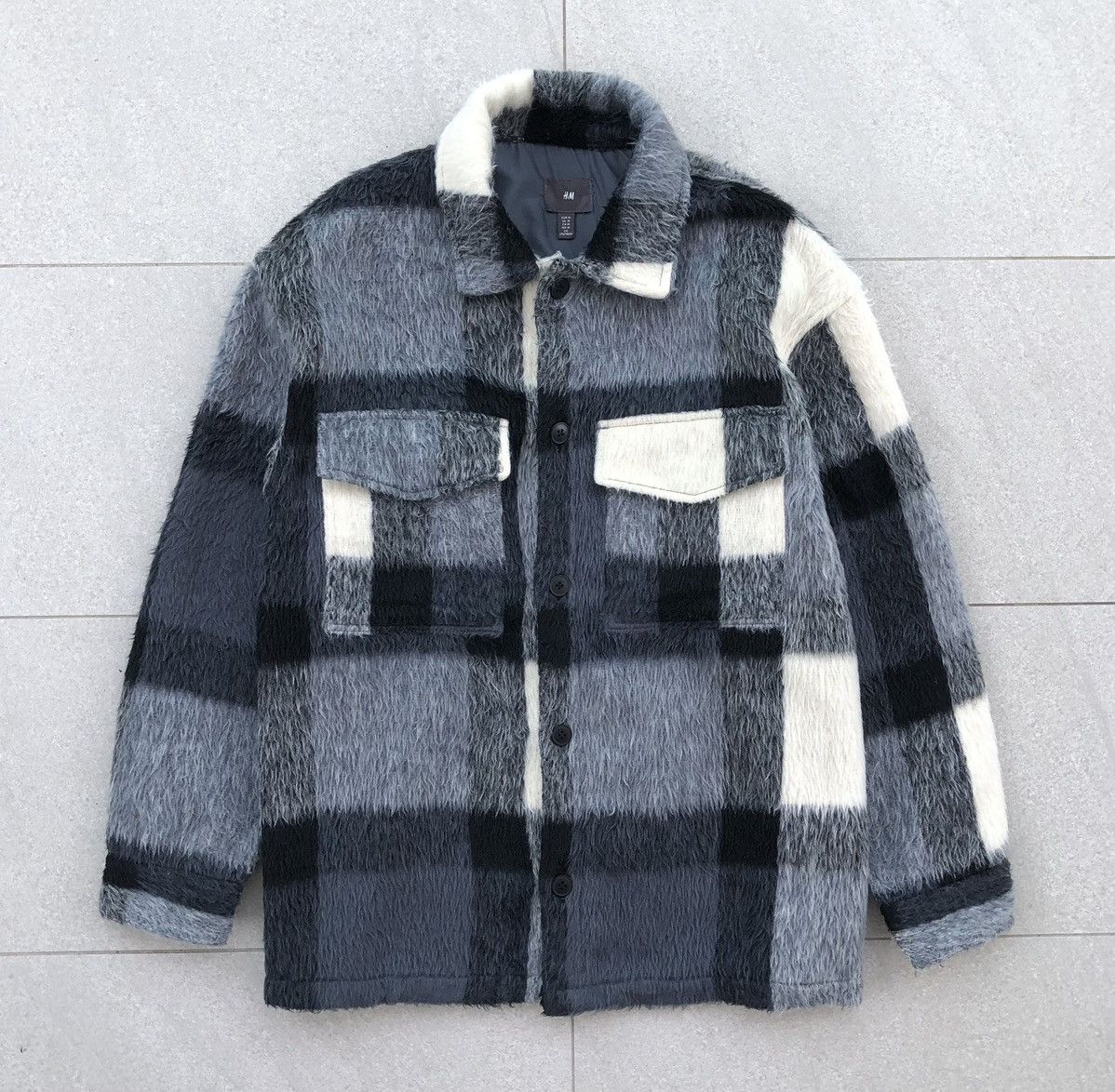 Japanese Brand Japanese Brand H&M Beige Shaggy Checked Overshirt Size US M / EU 48-50 / 2 - 9 Thumbnail
