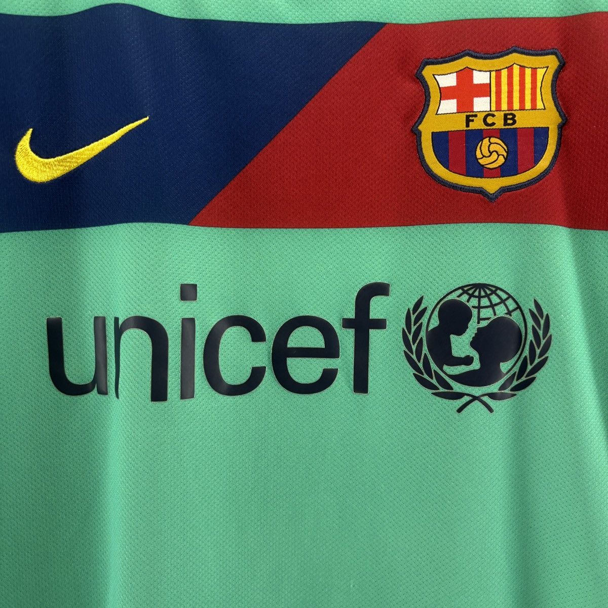 Nike × Vintage FC Barcelona 2010 2011 Away Nike Soccer Football Jersey Kit Size US L / EU 52-54 / 3 - 3 Thumbnail