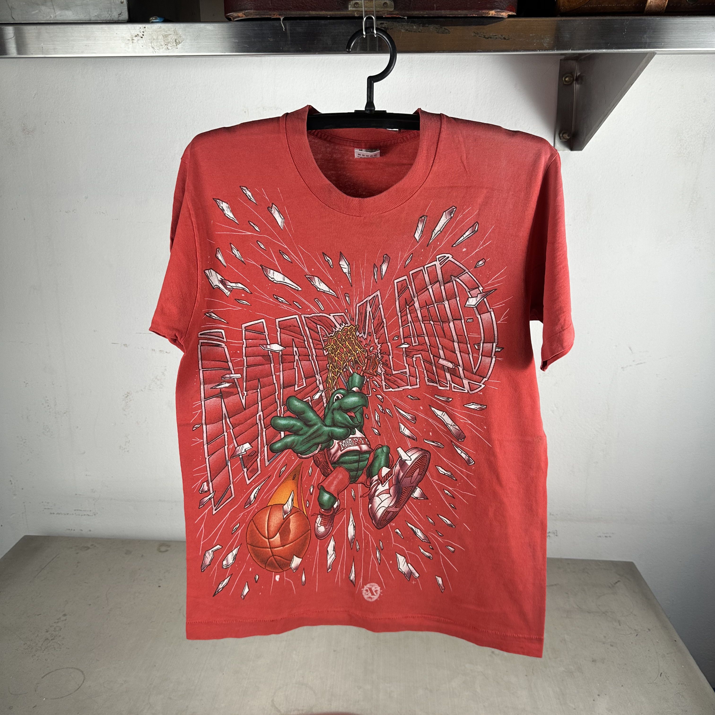 Vintage Vintage 90s Maryland Terrapins Shattered Backboard NCAA Tee Size US L / EU 52-54 / 3 - 1 Thumbnail