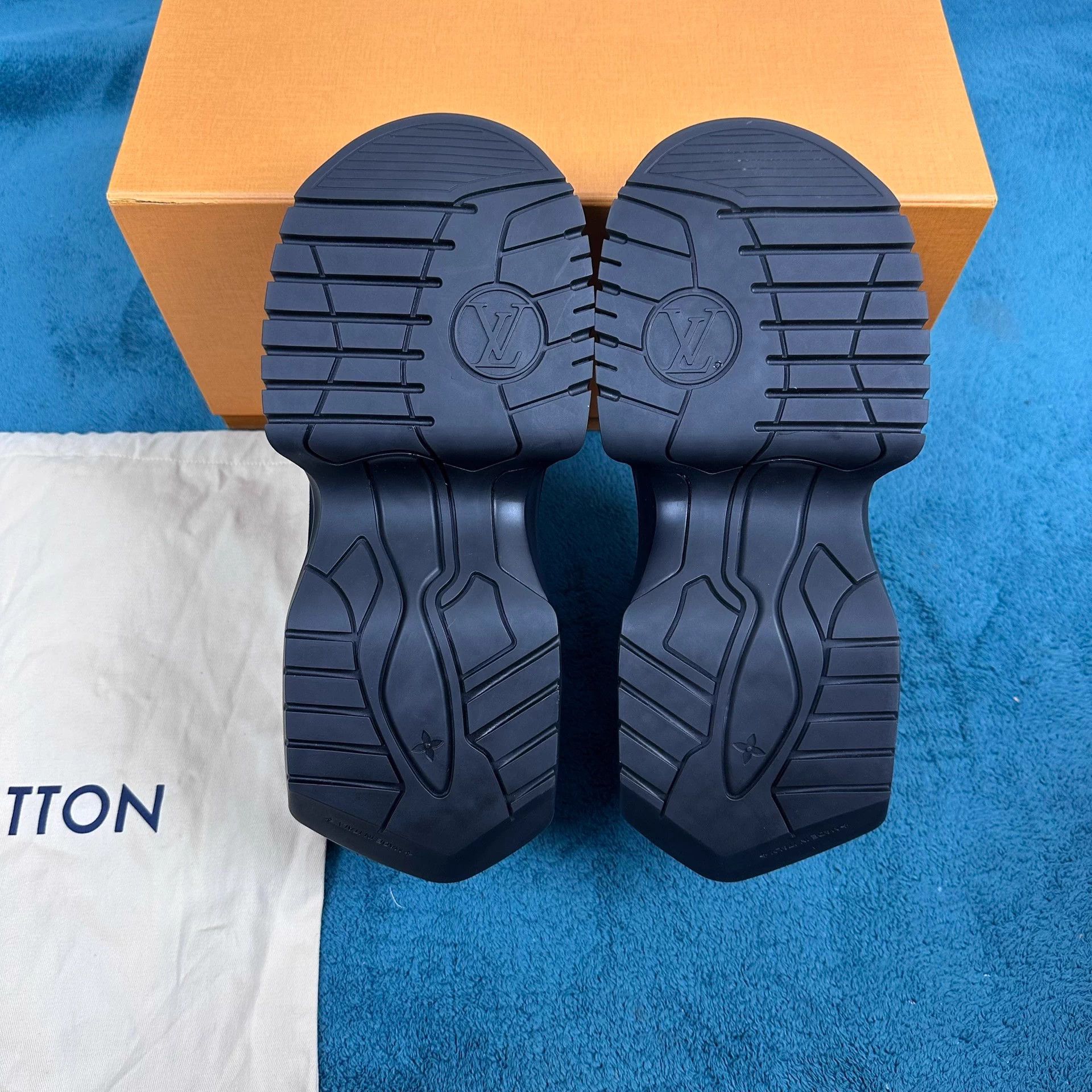 Louis Vuitton LV Trainer 2.0 Black Brown EUR 38.5 Size US 7.5 / IT 37.5 - 5 Thumbnail