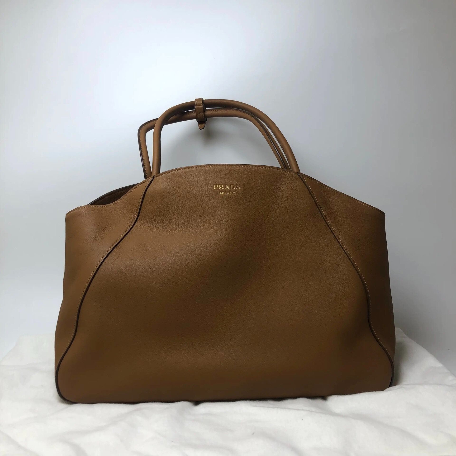Prada Pre-loved Bag Very good condition Size ONE SIZE - 1 Thumbnail