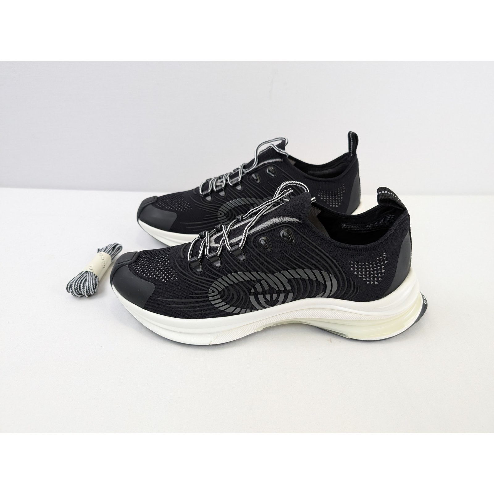 Gucci o1rshd1 Men's Run Sneakers in Black/White Size US 13 / EU 46 - 10 Thumbnail