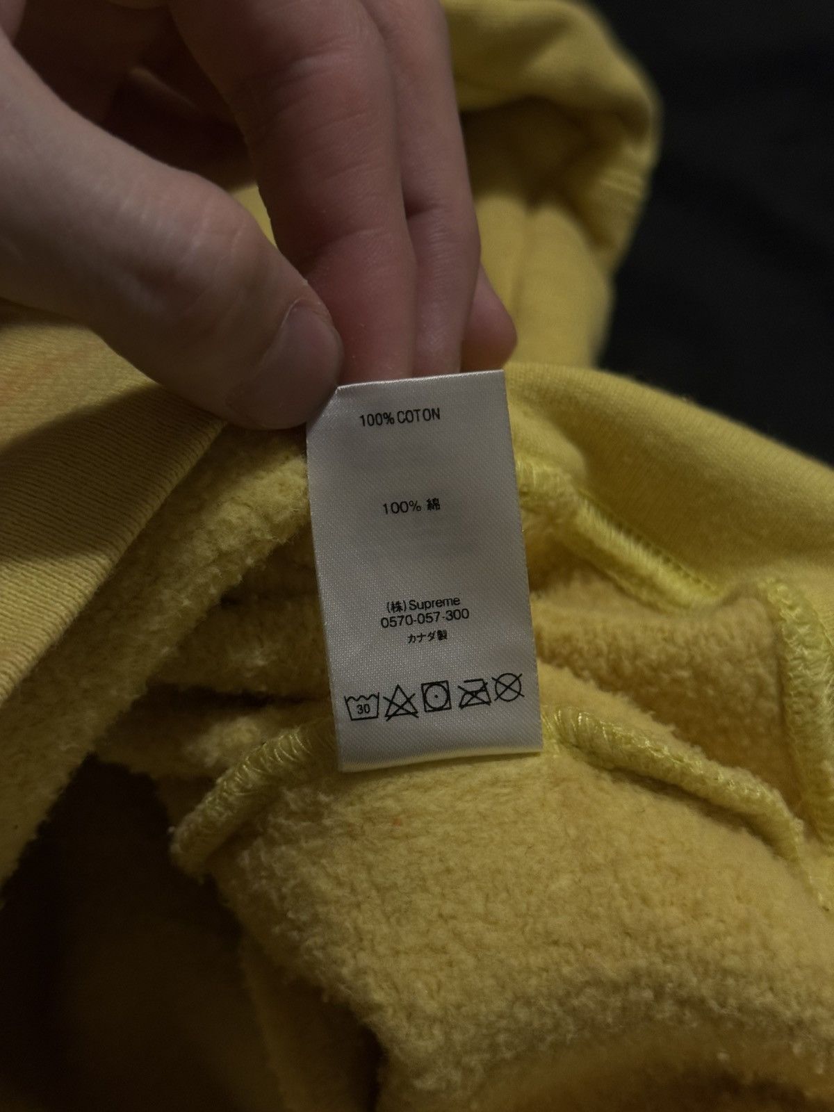 Supreme Yellow Supreme Hoodie Size Large Pre Owned Wash Stain Size US L / EU 52-54 / 3 - 10 Thumbnail