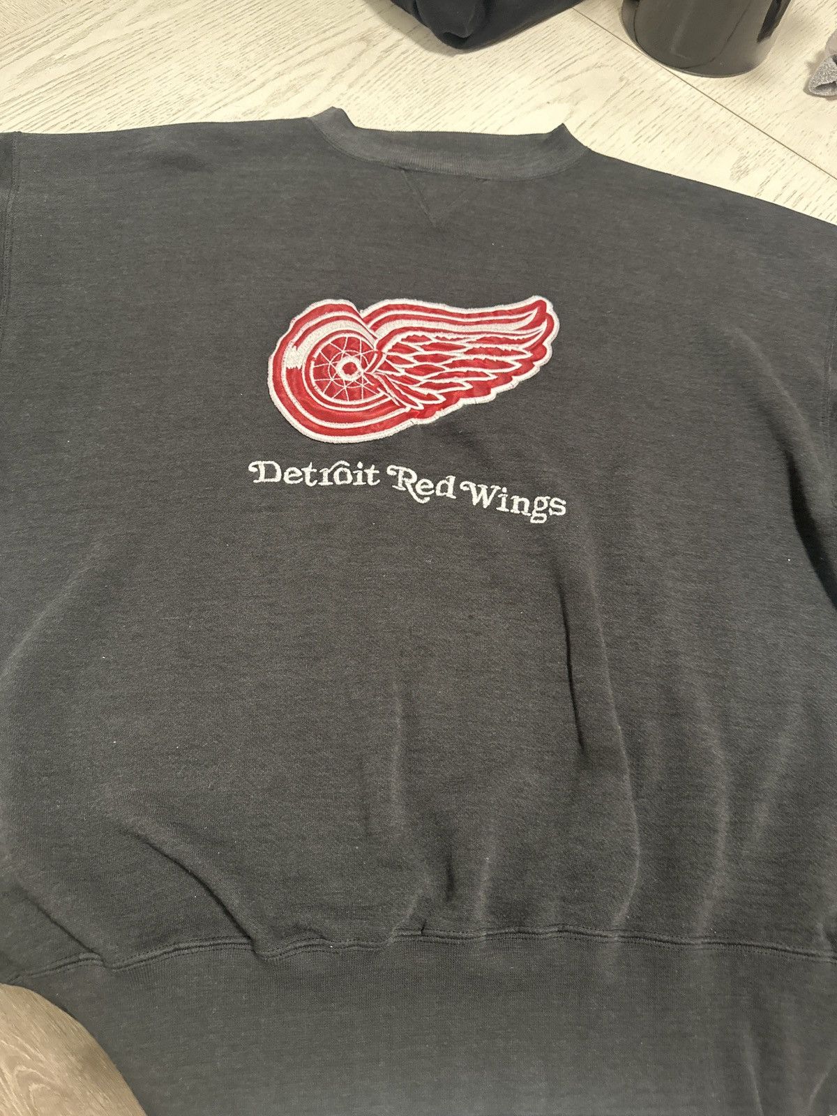 Vintage Mens Vintage Detroit Red Wings Crewneck Size US XL / EU 56 / 4 - 1 Thumbnail