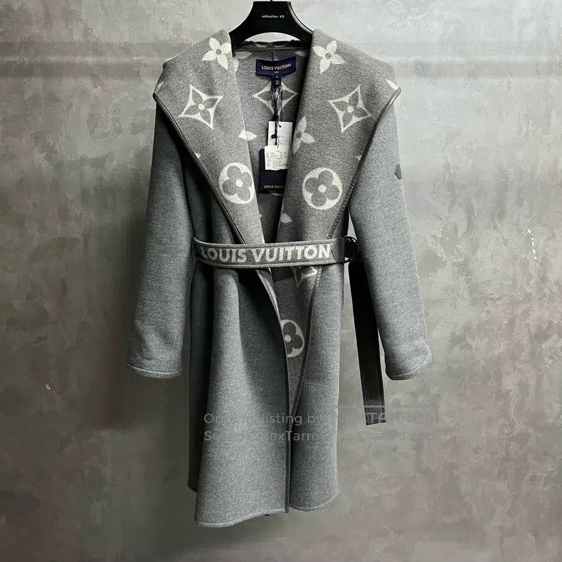 Louis Vuitton Louis Vuitton Grey Logo Belt Reversible Hooded Wrap Coat Size XXS / US 00 / IT 34 - 1 Thumbnail