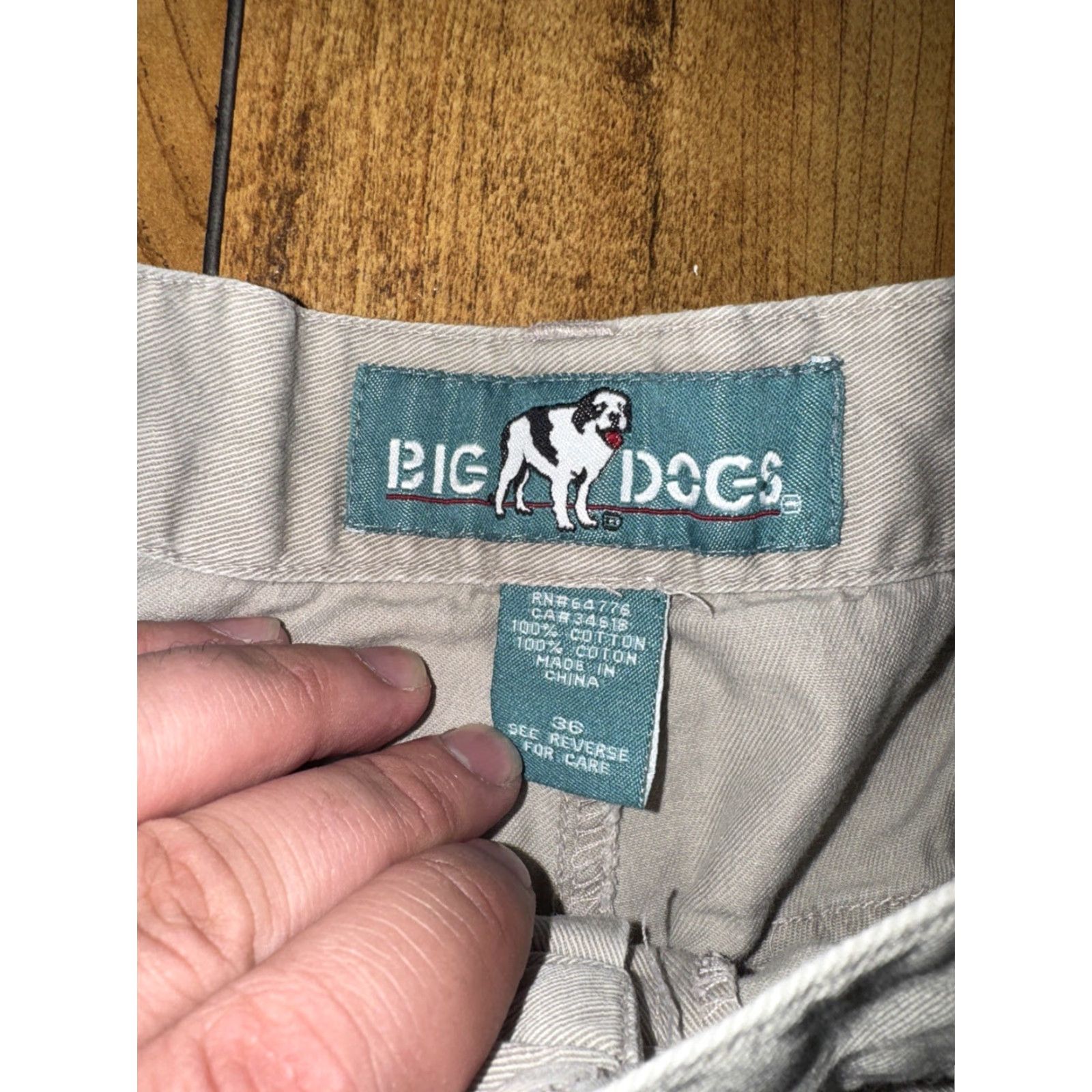 Big Dogs VINTAGE Big Dogs Cargo Shorts Mens 34x11 Khaki Beige Outdoor Pockets Utility Regular 34 Mens Size US 34 / EU 50 - 3 Thumbnail