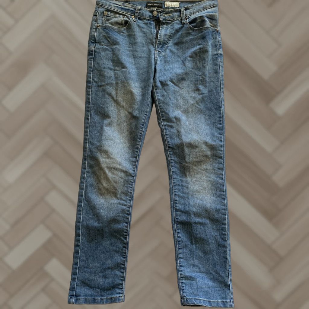 Vintage Aéropostale Jeans Men’s 32x30 Skinny Denim Blue Medium Slim Fit 5-Pocket Zip Closure Belt Loops Distressed Modern 2010-2019 Mens Size US 32 / EU 48 - 1 Thumbnail
