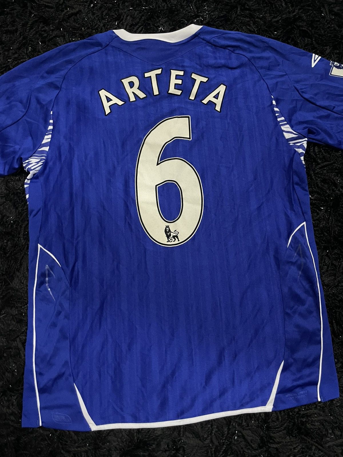 Umbro Everton home player issue Mikel Arteta Jersey Umbro sz 38 Size US M / EU 48-50 / 2 - 14 Thumbnail