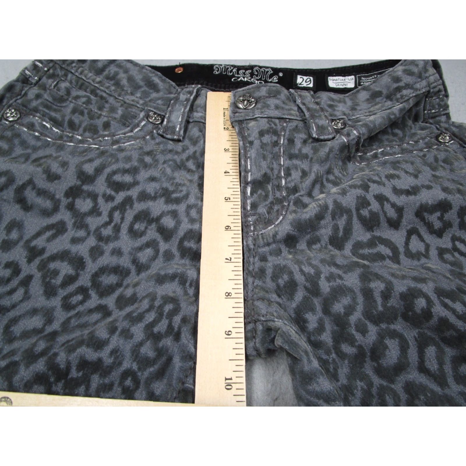 Miss Me MISS ME Jeans Women 29 Gray Leopard Signature Rise Skinny Denim 5-Pocket Low Rise Bedazzled Flap 29x33 Mens Womens Girls Boys? Size 29" - 6 Thumbnail