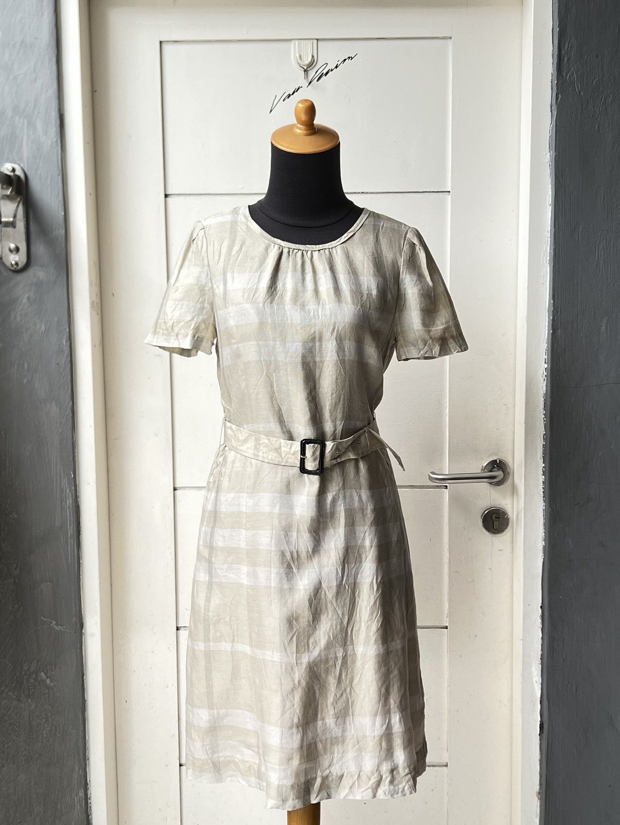 Burberry Burberry London Midi Dress Size XS / US 0-2 / IT 36-38 - 1 Thumbnail