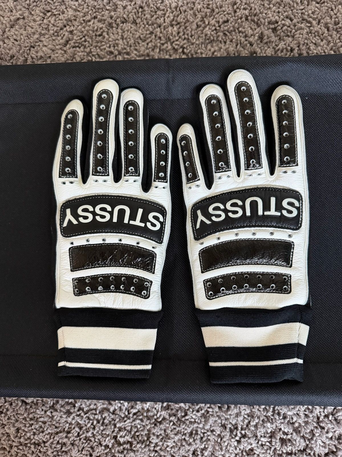Stussy Stussy earth day knit gloves | Grailed