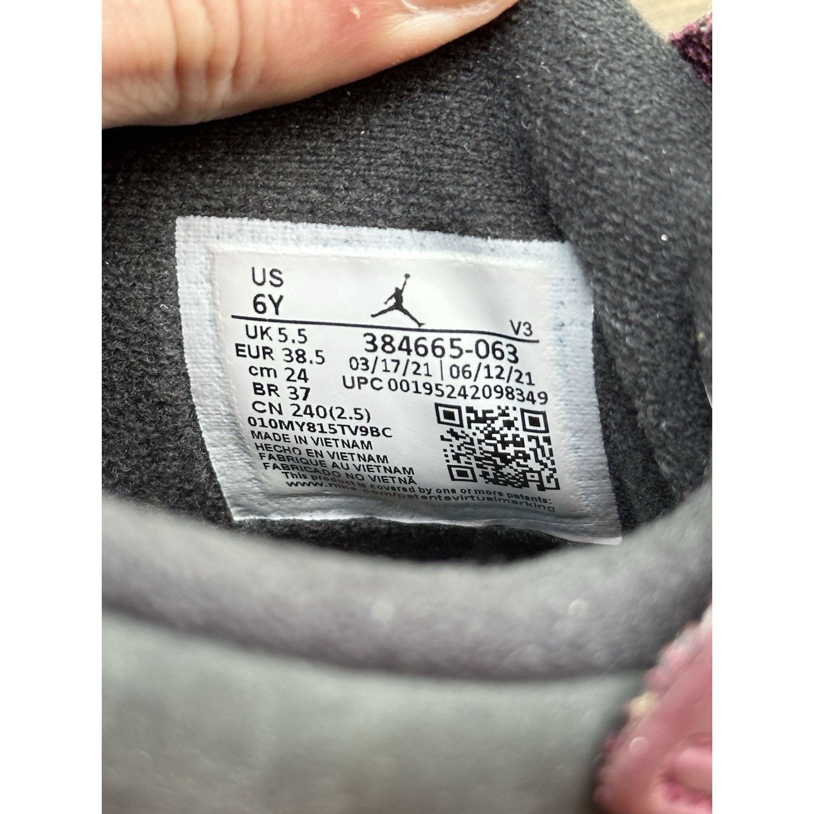 Jordan Brand Jordan 6 Retro Bordeaux GS - Size 6y Size US 6 / EU 39 - 7 Thumbnail