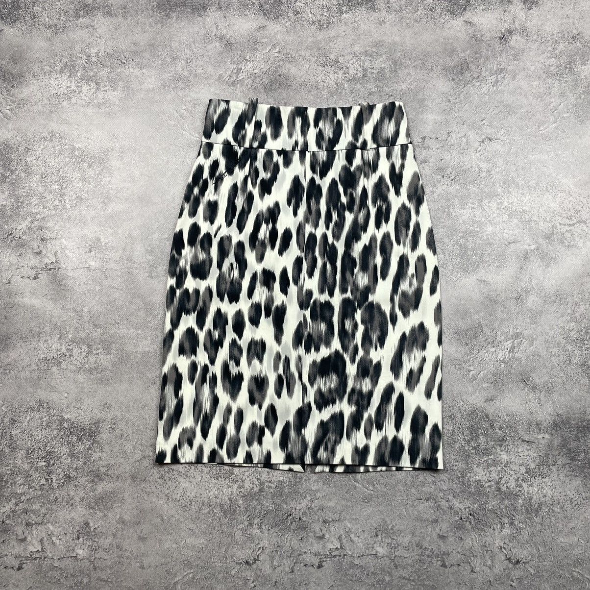 Roberto Cavalli Class Roberto Cavalli Skirt White Leopard Print Luxury Size 26" / US 2 / IT 38 - 1 Thumbnail
