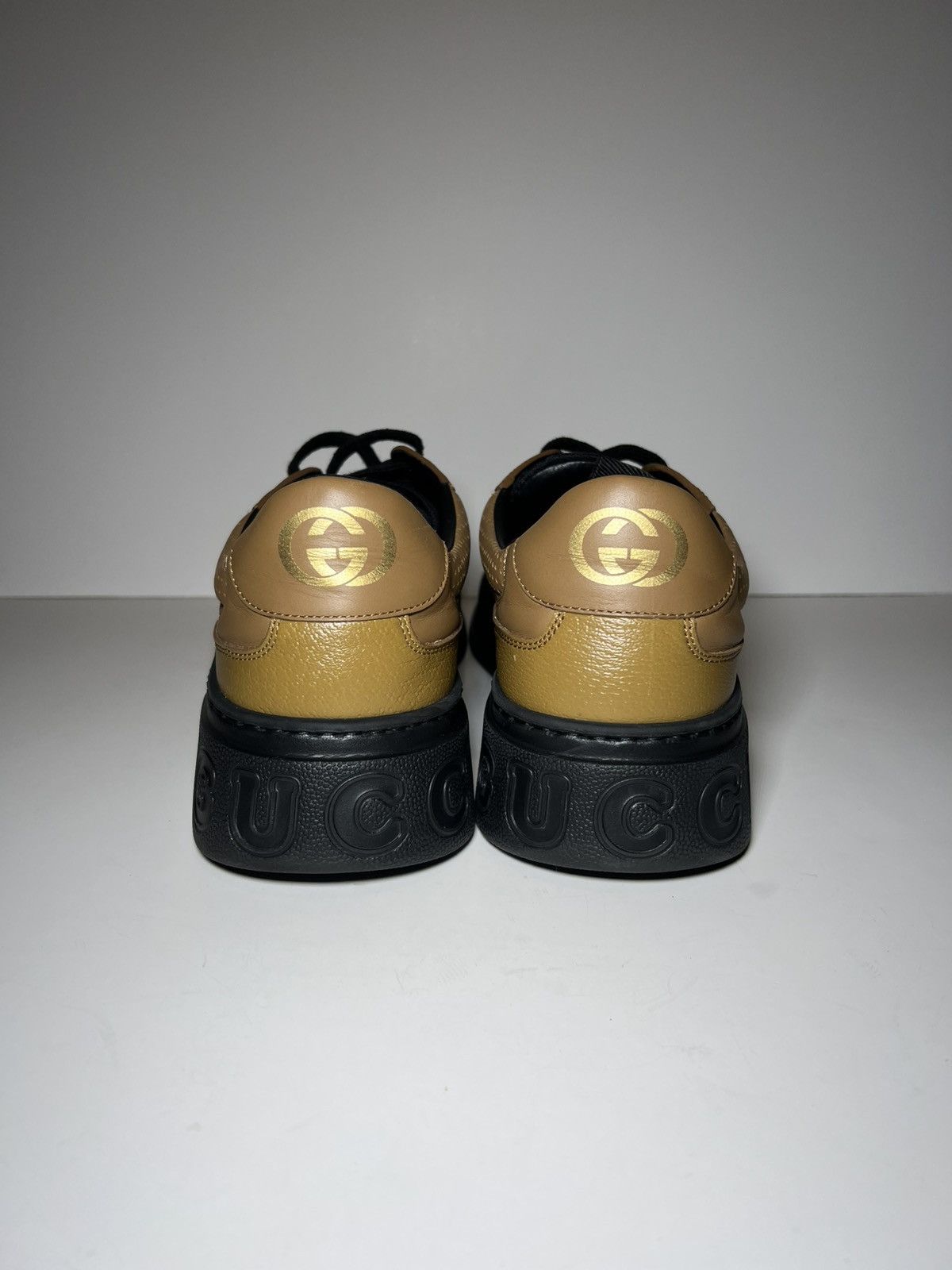 Gucci Gucci GG Supreme Embossed Chunk Low Camel and black leather Size US 13 / EU 46 - 4 Thumbnail