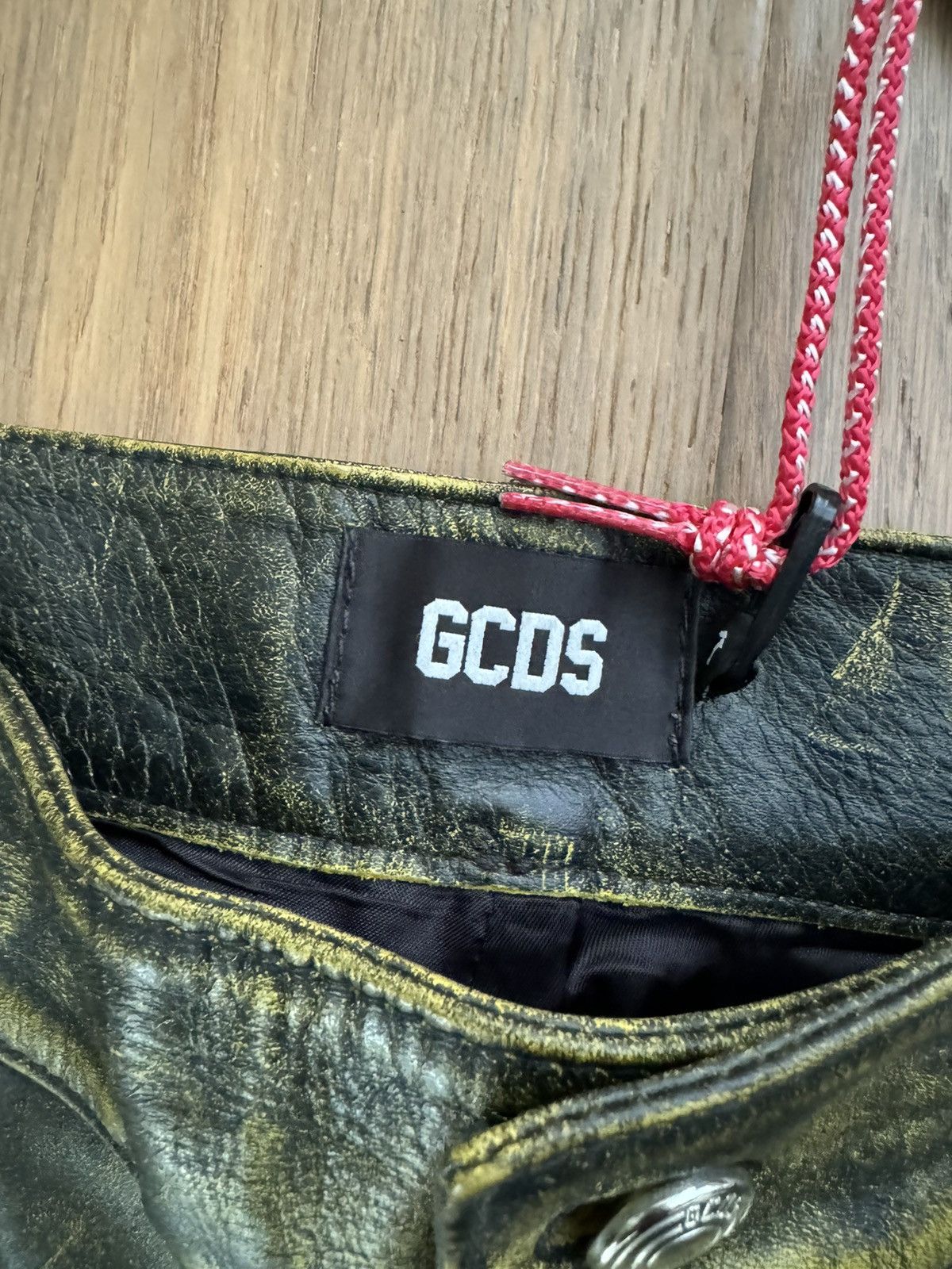 GCDS Gcds Rub-Off Ultracargo leather trousers Size US 32 / EU 48 - 3 Thumbnail