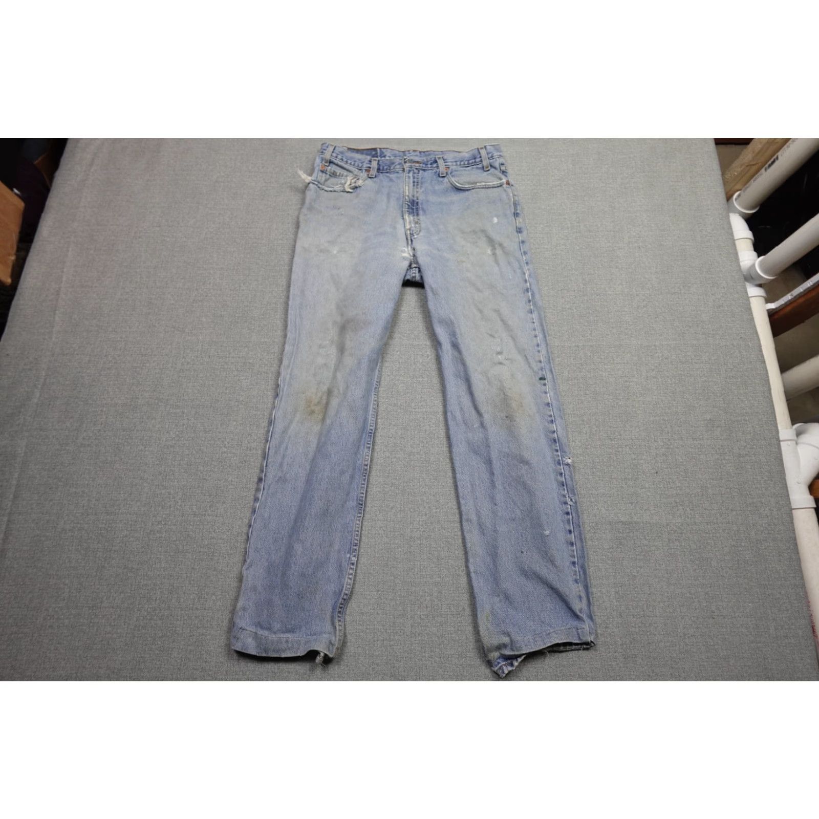 Levi's VINTAGE Levi's 550 Jeans Men 36x34 Blue Relaxed Fit Light Wash 90s Grunge Mens Size US 36 / EU 52 - 2 Thumbnail
