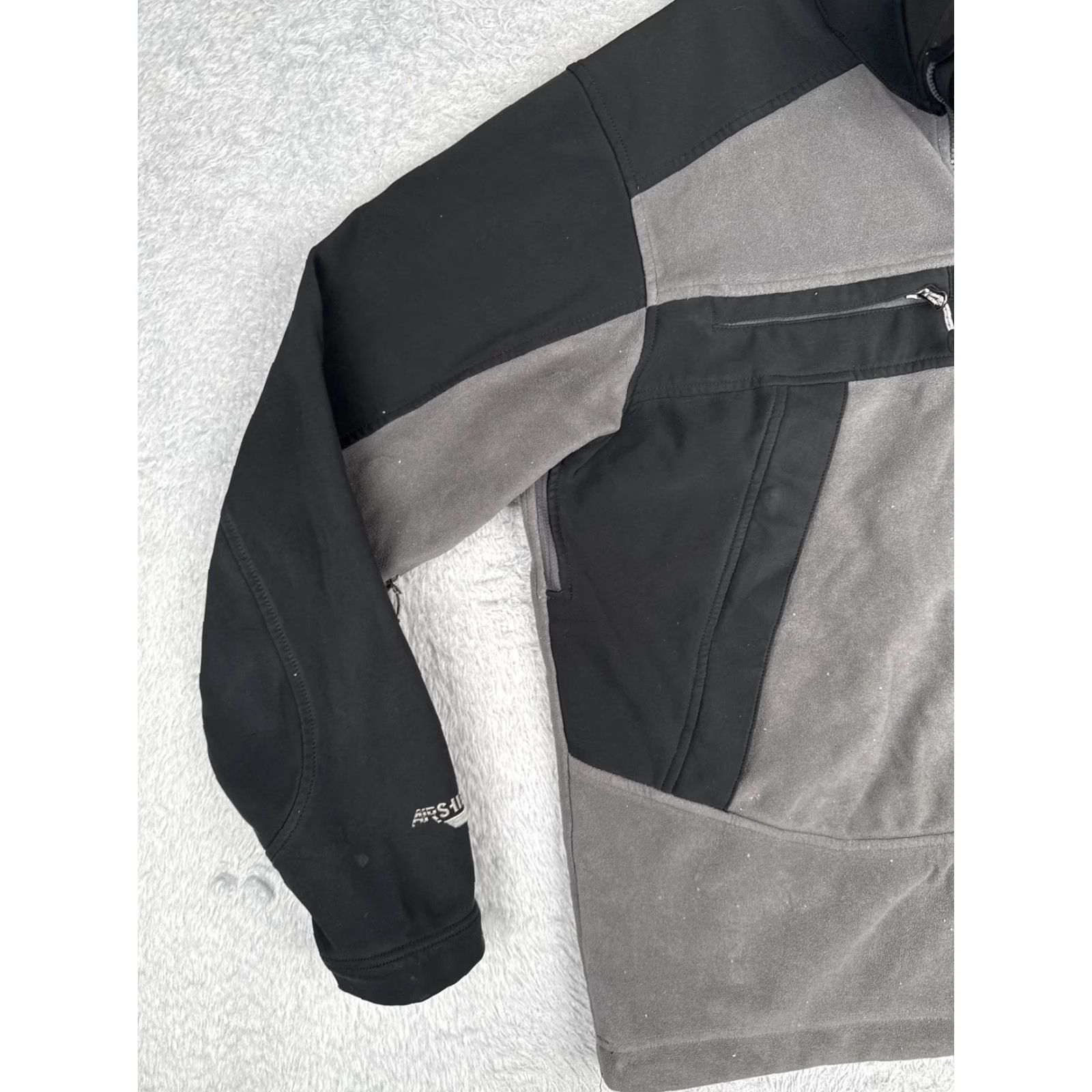 Mountain Hardwear Mountain Hardwear Jacket Mens Large Gray Black Fleece Softshell Sapporo Beer Size US L / EU 52-54 / 3 - 5 Thumbnail