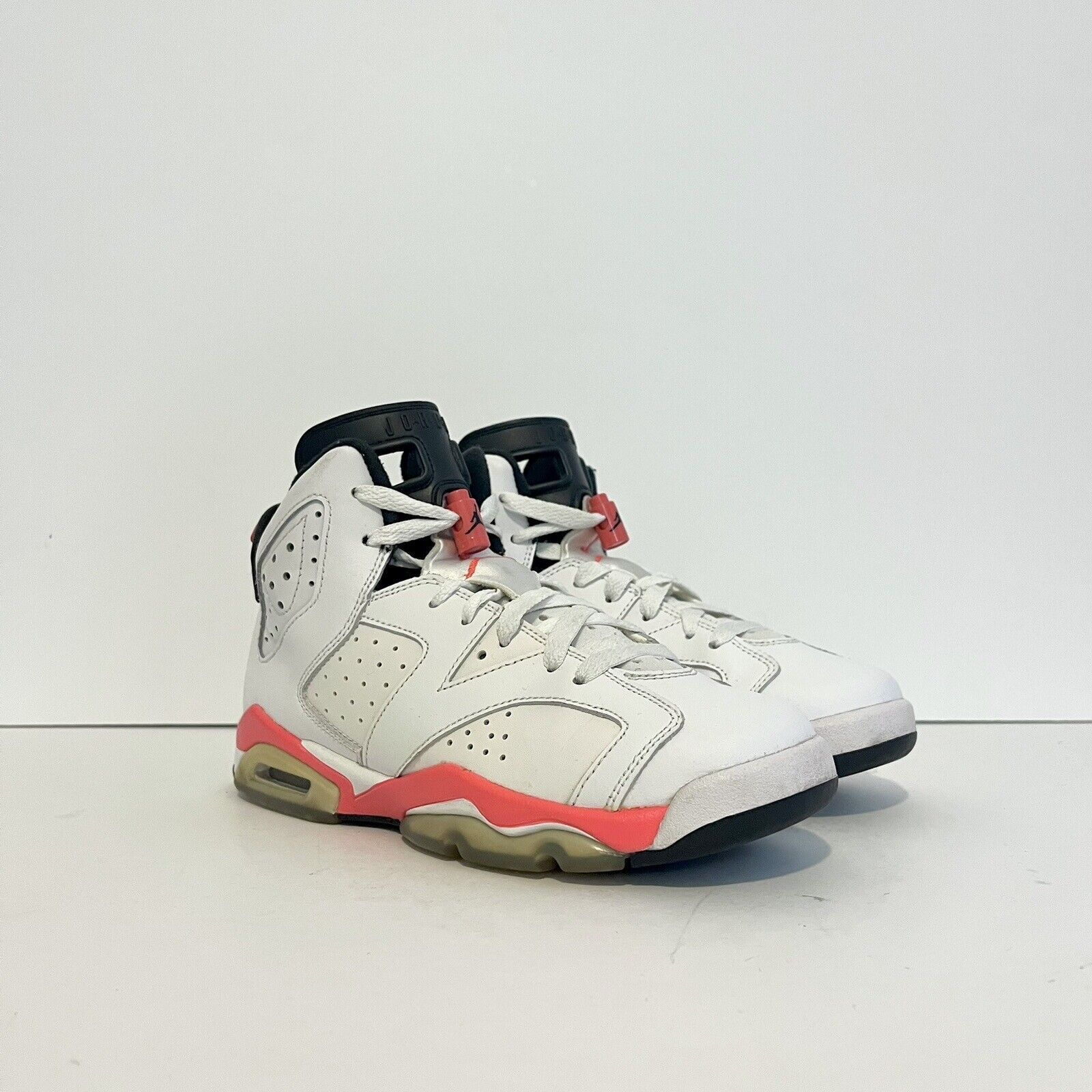 Jordan Brand 2013 Air Jordan 6 VI Retro GS White Infrared 384665-123 5.5Y Size US 7 / IT 37 - 3 Thumbnail