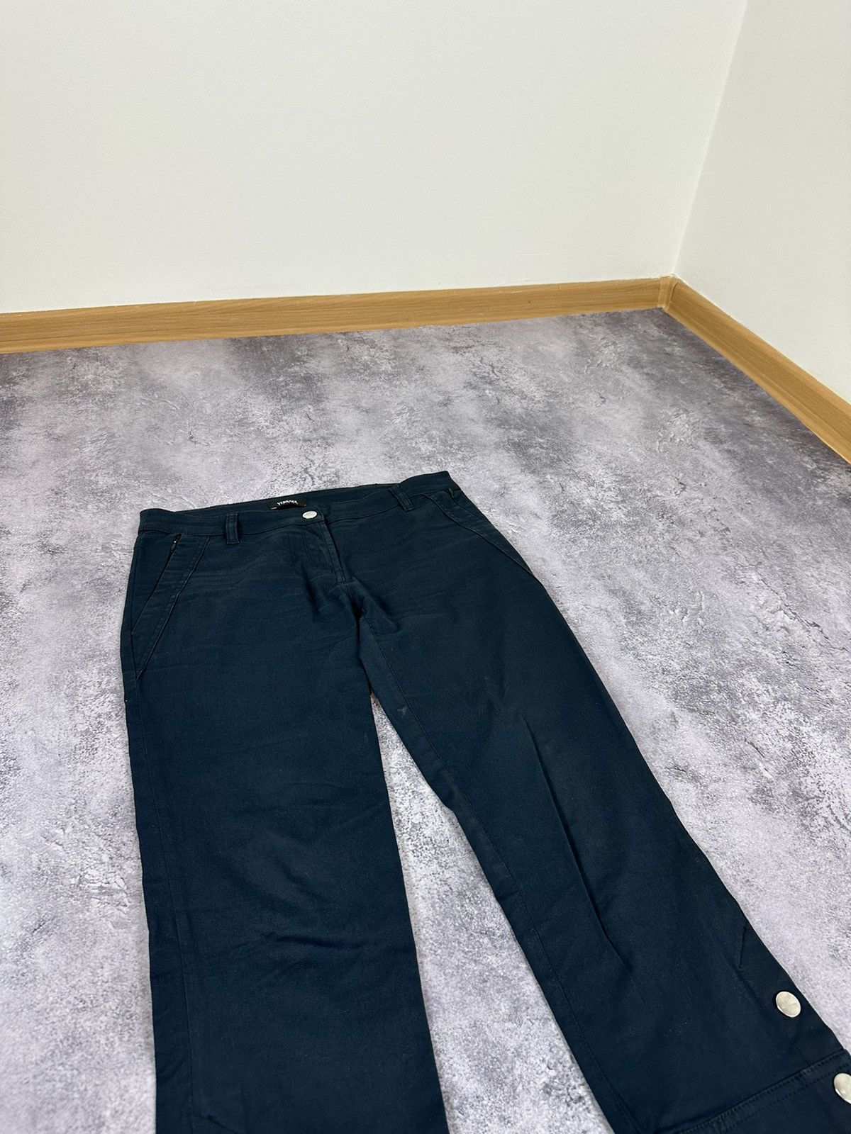 Versace × Vintage Vintage 90s Versace Medusa Avant Garde Luxury Cropped Pants Size 28" / US 6 / IT 42 - 12 Thumbnail
