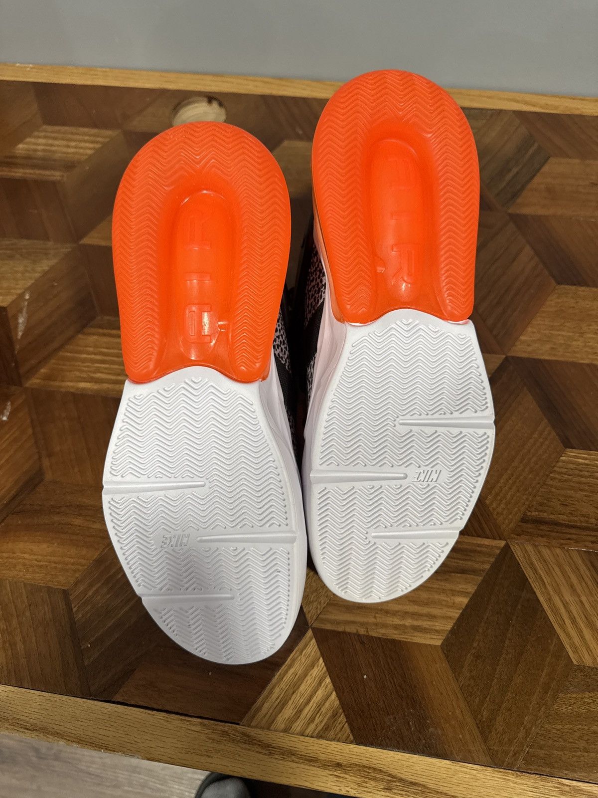 Nike Nike Air Force 270 Size US 9.5 / EU 42-43 - 3 Thumbnail
