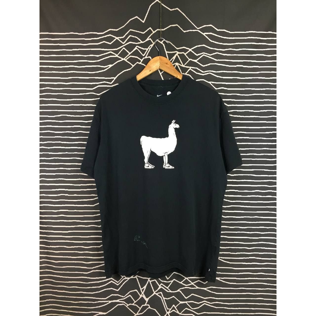 Nike Nike SB Llama Skateboarding Graphic Tee Size L Size US L / EU 52-54 / 3 - 2 Thumbnail