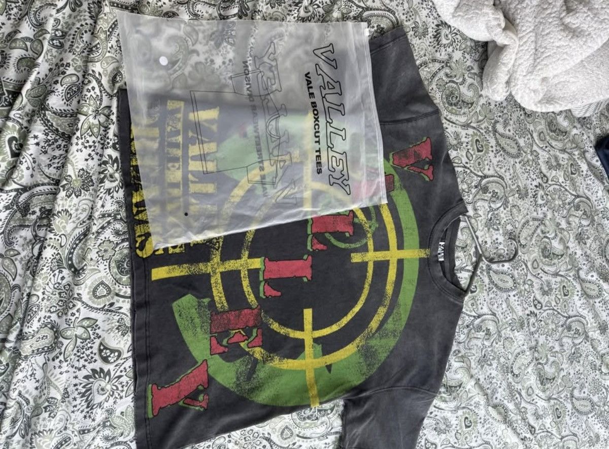 Vale Authentic Vale black target tee size small Size US S / EU 44-46 / 1 - 1 Thumbnail