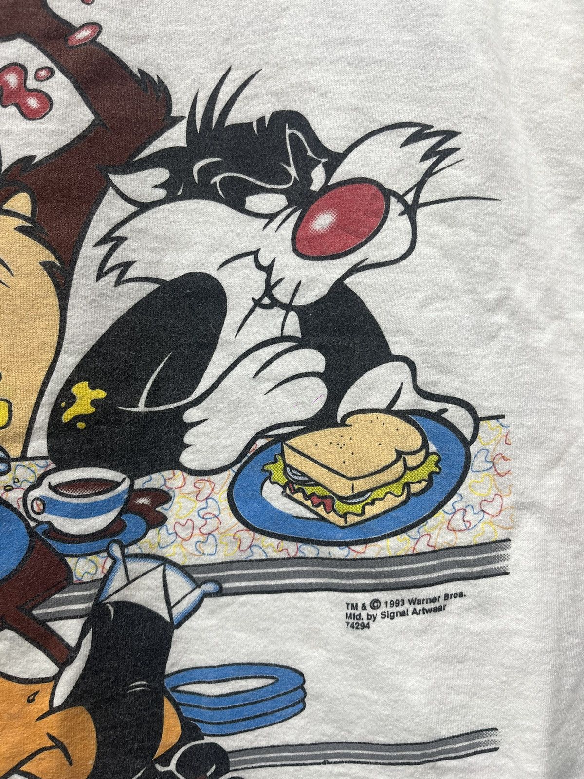 Vintage 1993 Daffy Duck’s Diner Looney Tunes Graphic White Tshirt Size US XL / EU 56 / 4 - 3 Thumbnail