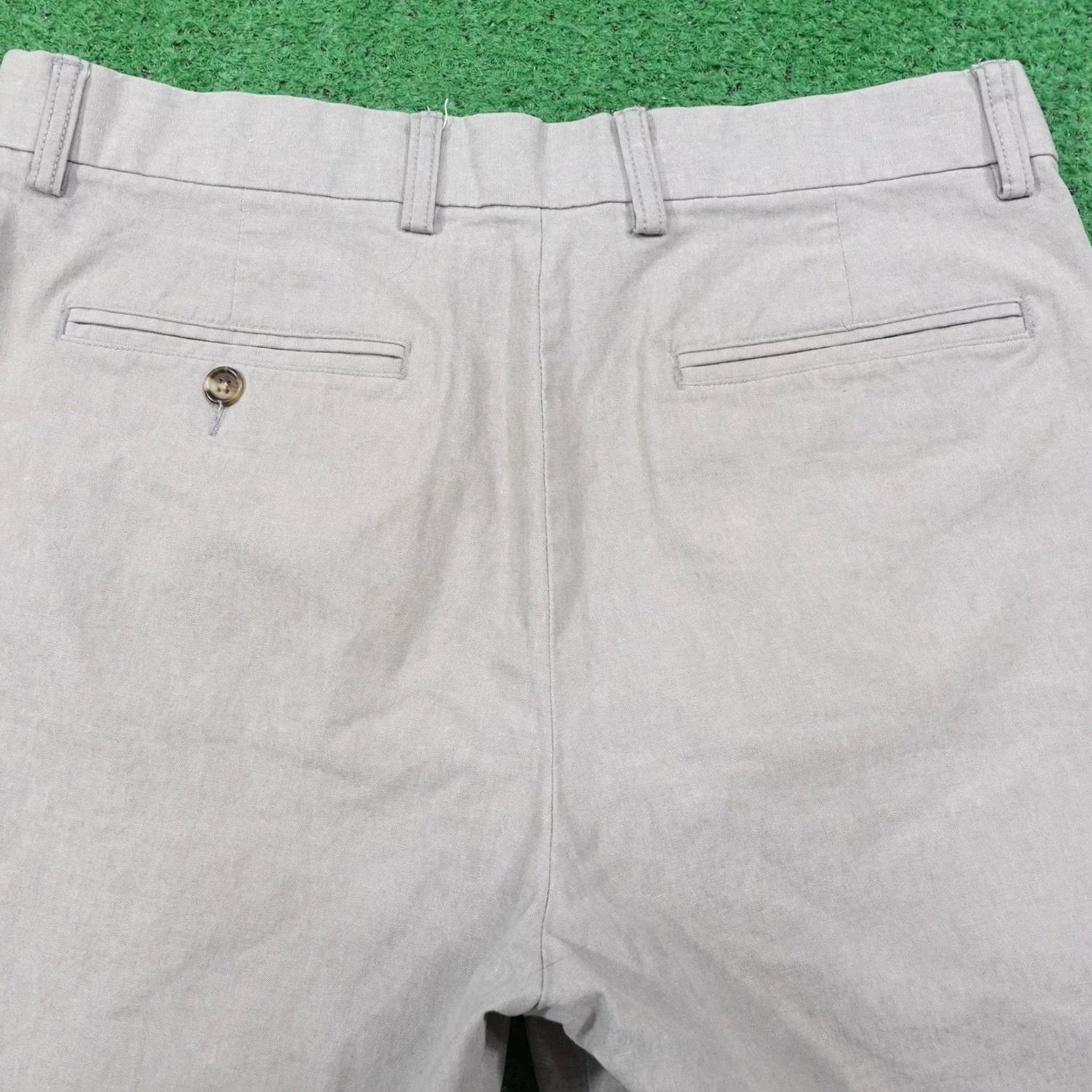 Old Navy Old Navy Shorts Mens 33 Gray Chino Cotton Spandex Ultimate Slim Built-In Flex Casual Summer Size US 33 - 4 Thumbnail