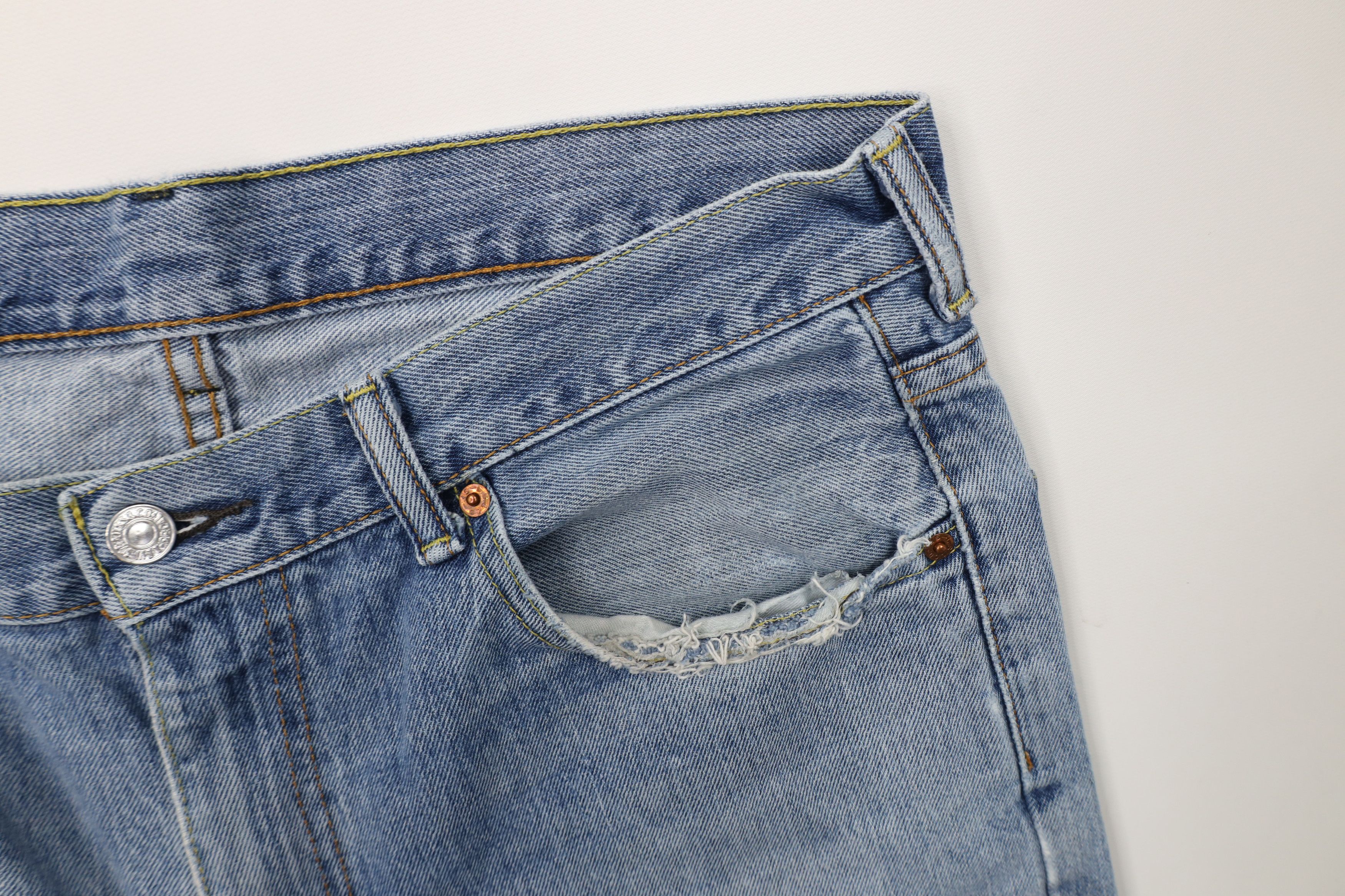 Levi's Vintage Y2K Levis 550 Relaxed Fit Denim Jeans Blue Cotton Size US 36 / EU 52 - 7 Thumbnail