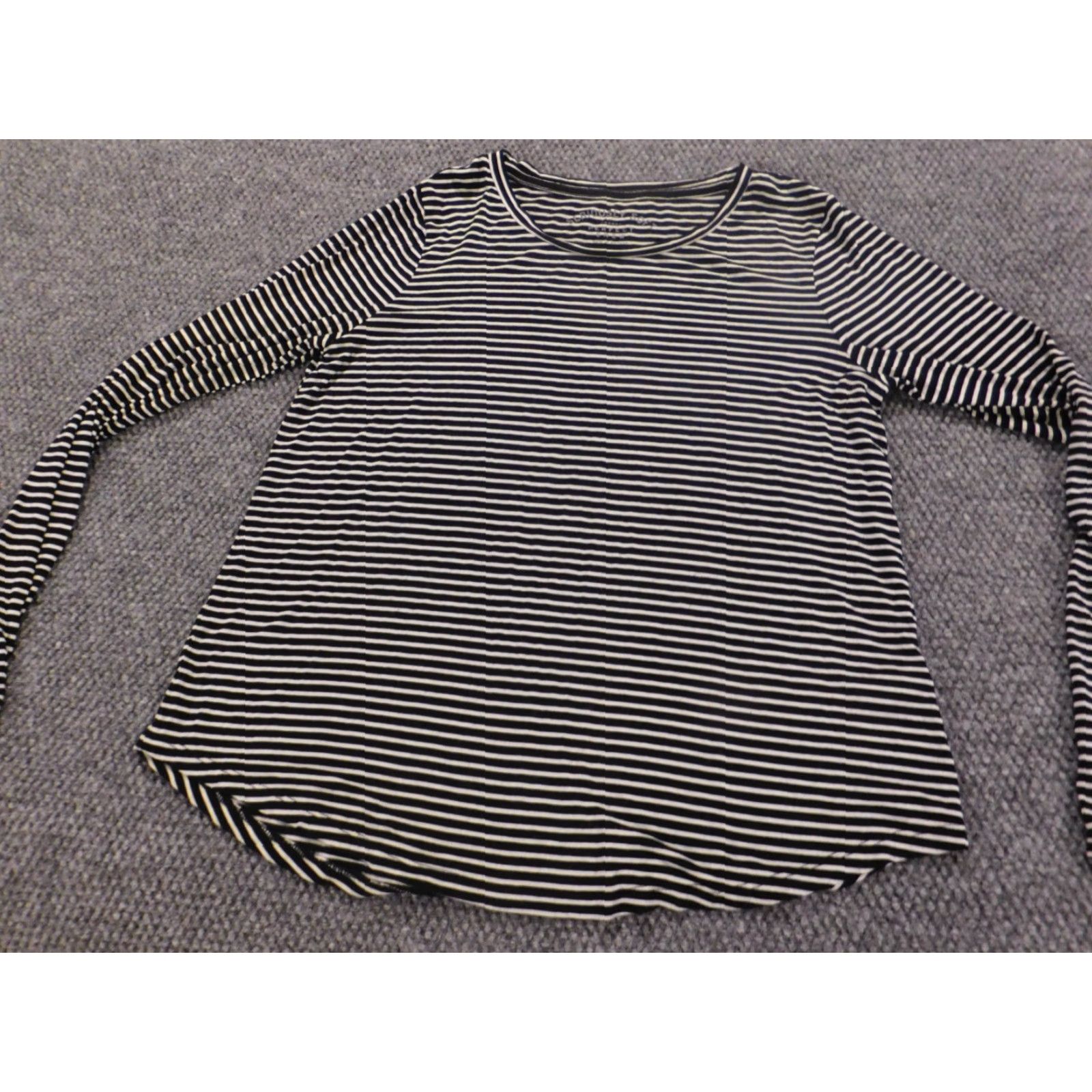 Aeropostale Aeropostale Blouse Women L Black Striped Long Sleeve Collared Crew Rayon Spandex Casual Button Basic Lightweight Regular Size L / US 10 / IT 46 - 2 Thumbnail