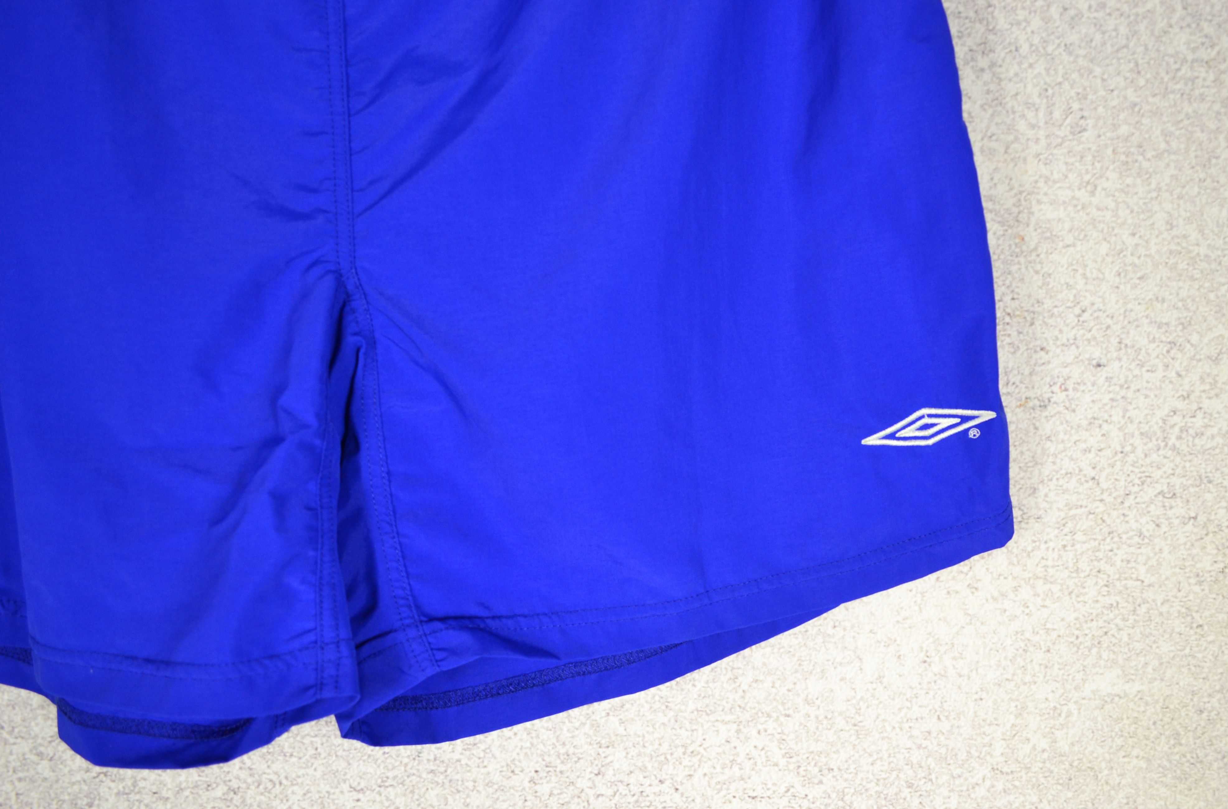Vintage Vintage 90's Umbro Chelsea Football Shorts Size US 34 / EU 50 - 2 Thumbnail