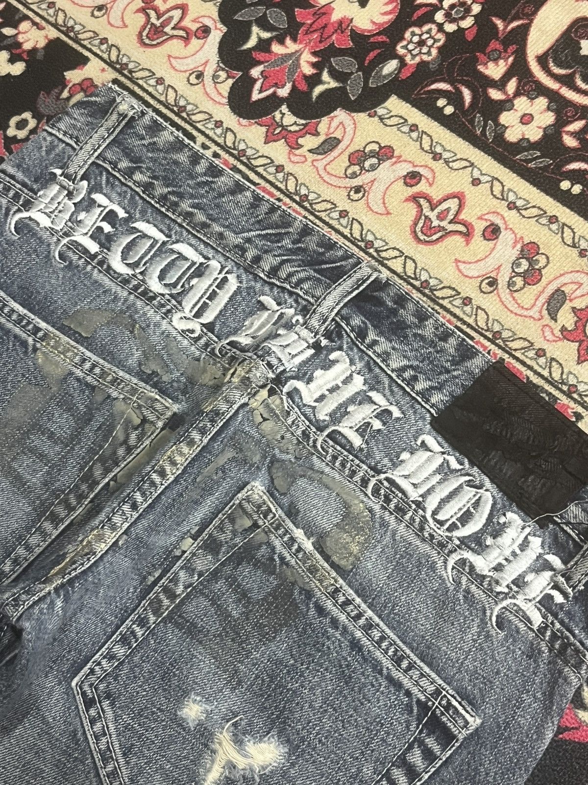 Hysteric Glamour Betty Blue Love Big Slogan Distressed Blue Cracked Jeans Size 30" / US 8 / IT 44 - 8 Thumbnail