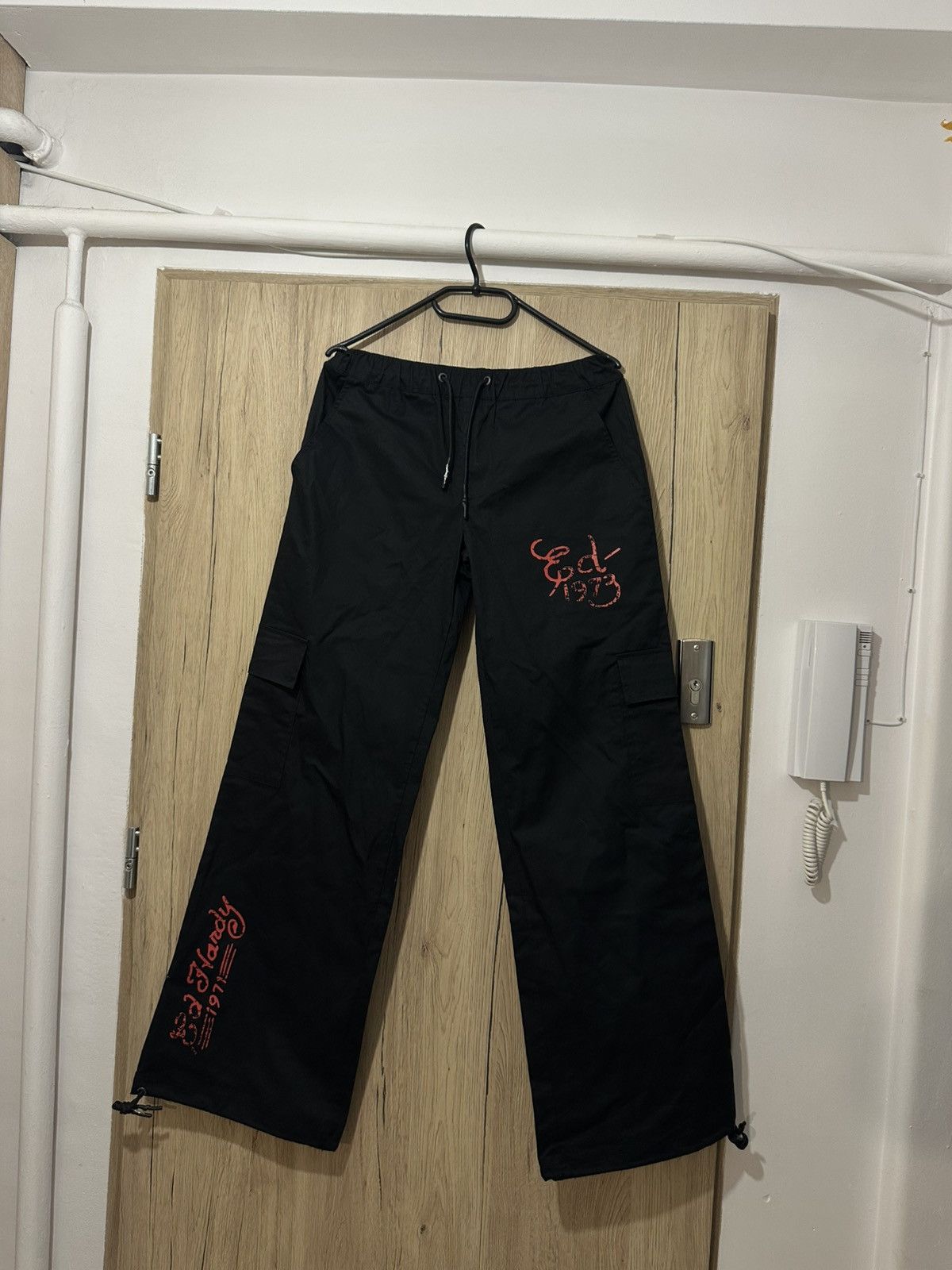 Ed Hardy Ed Hardy pants with bold graphic details. Iconic Y2K Size 26" / US 2 / IT 38 - 4 Thumbnail