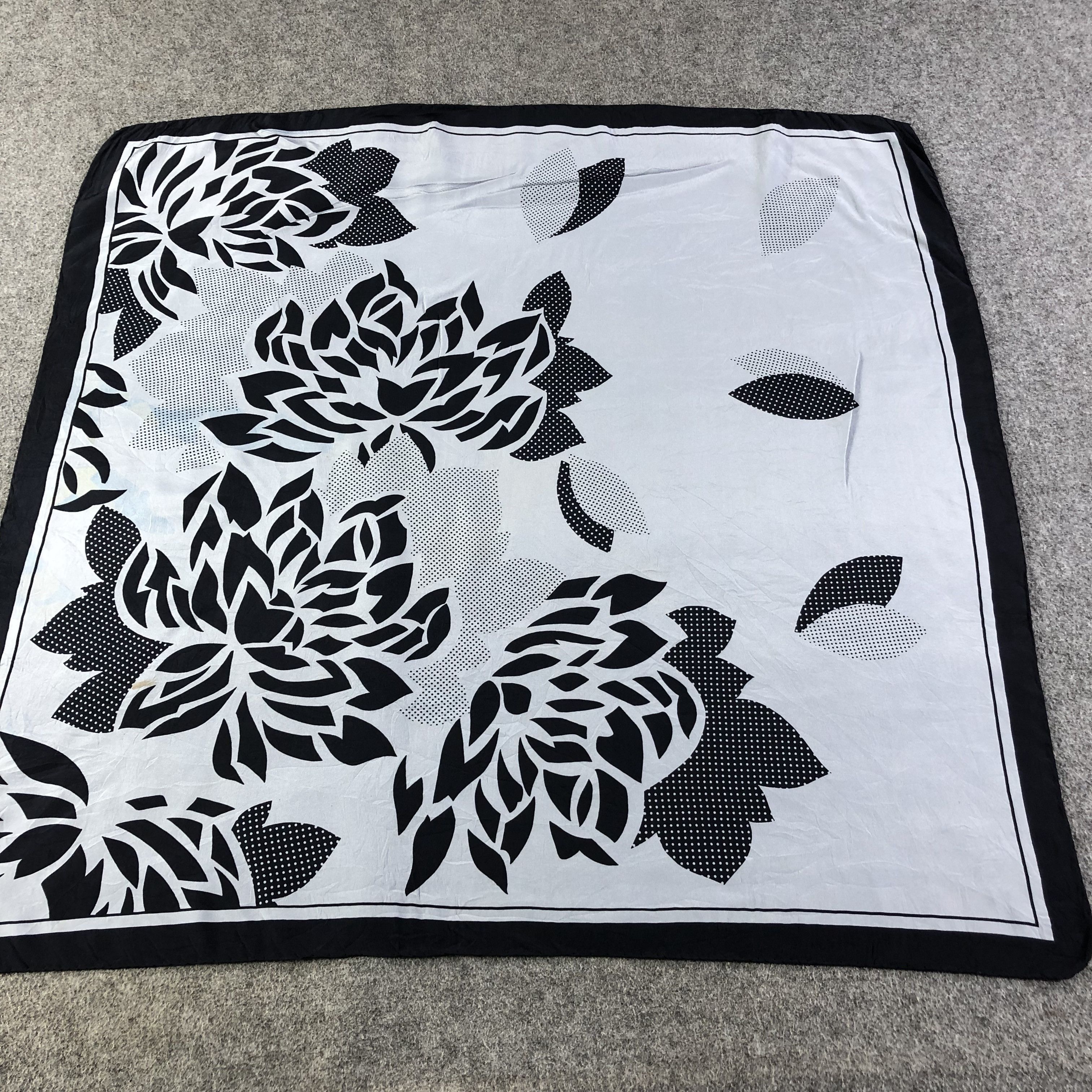 Vintage Country X Casuals Floral Silk Scarf M623