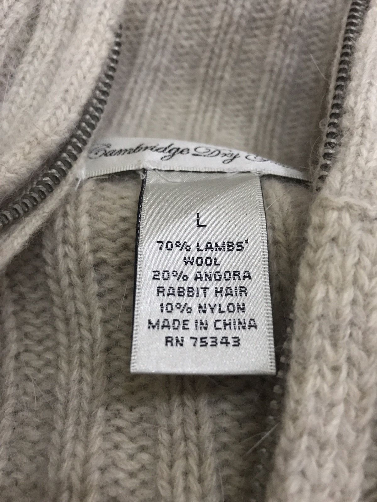 Vintage ANGORA LAMBSWOOL CABLE KNIT AND SQUARE KNITTED GILET Size L / US 10 / IT 46 - 2 Thumbnail