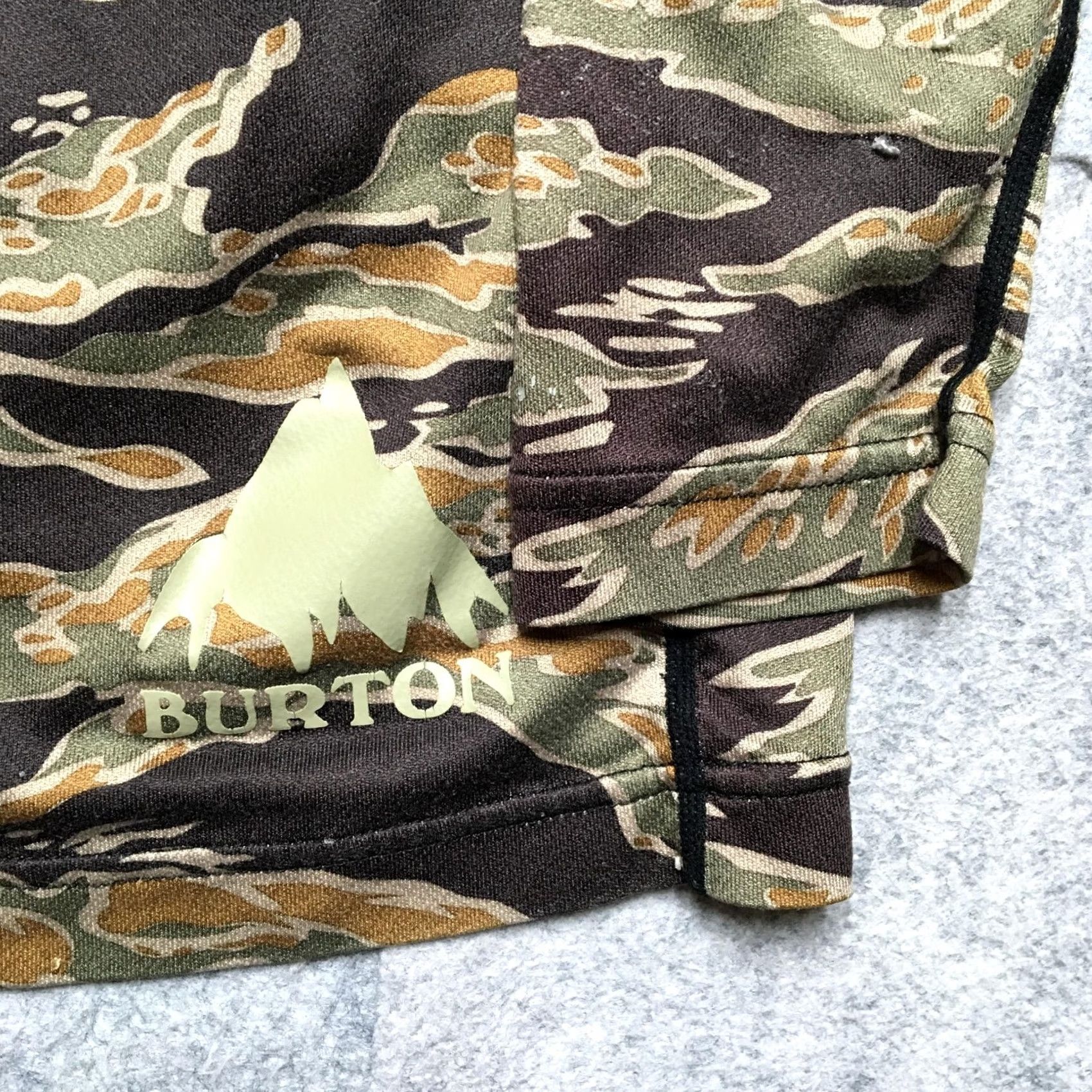 Burton BURTON Snowboards Shirt Mens S Tiger Stripe Camo DRYRIDE Base Layer L/S Crew Size US S / EU 44-46 / 1 - 2 Thumbnail