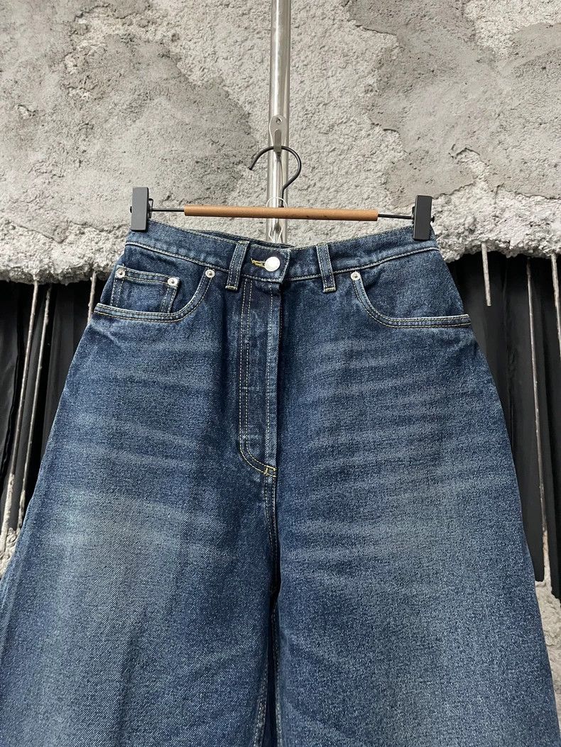 Prada PradaMetal triangle logo jeans 2503-Nextarrow Size US 26 / EU 42 - 3 Thumbnail