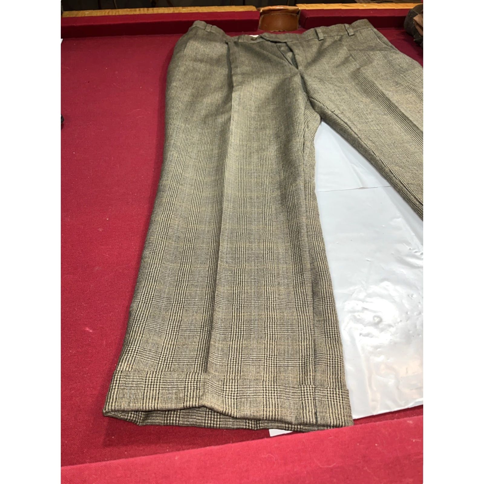 Nautica VINTAGE Nautica Dress Pants plaid Gray Tan Wool Cashmere Pleated 40 x 32 Mens Sz 40 Regular Zip Hook & Eye Front Pleated Pockets Cuffed 60s? Size US 40 / EU 56 - 4 Thumbnail
