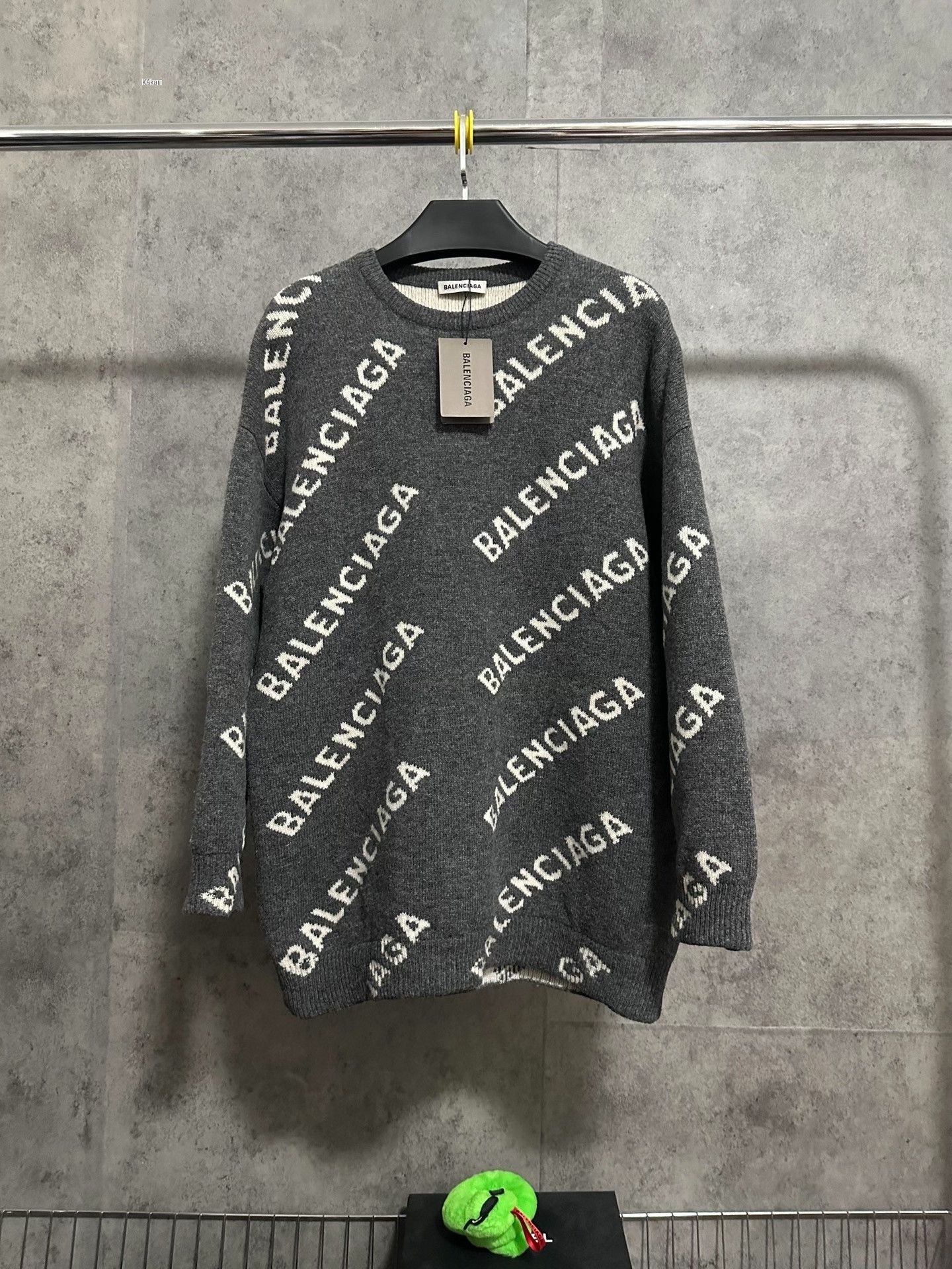Balenciaga Balenciaga All-Over Logo Knit Sweater Size US L / EU 52-54 / 3 - 1 Thumbnail
