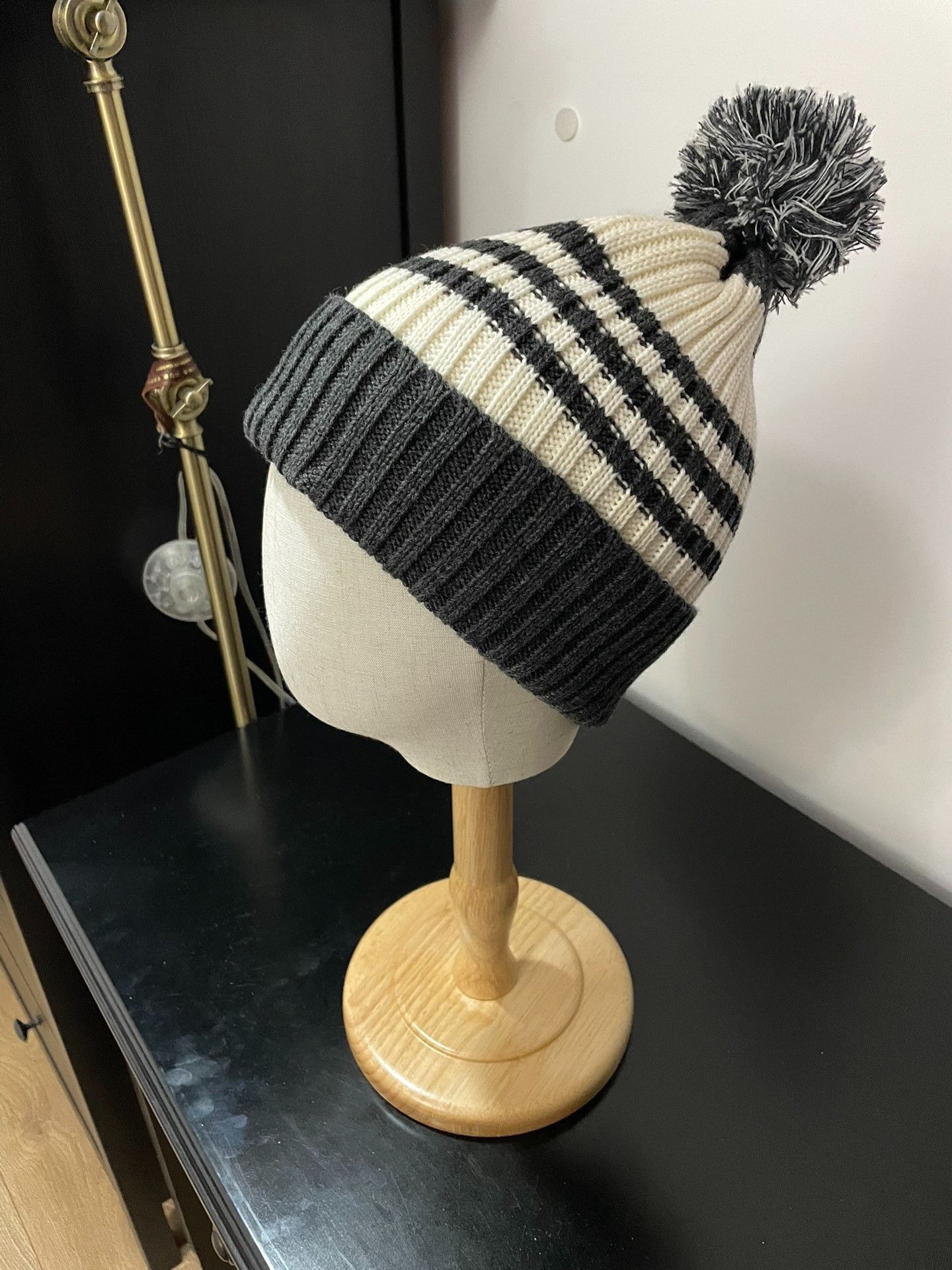 Descendant Descendant Vintage Small Whale Beanie Size ONE SIZE - 1 Thumbnail