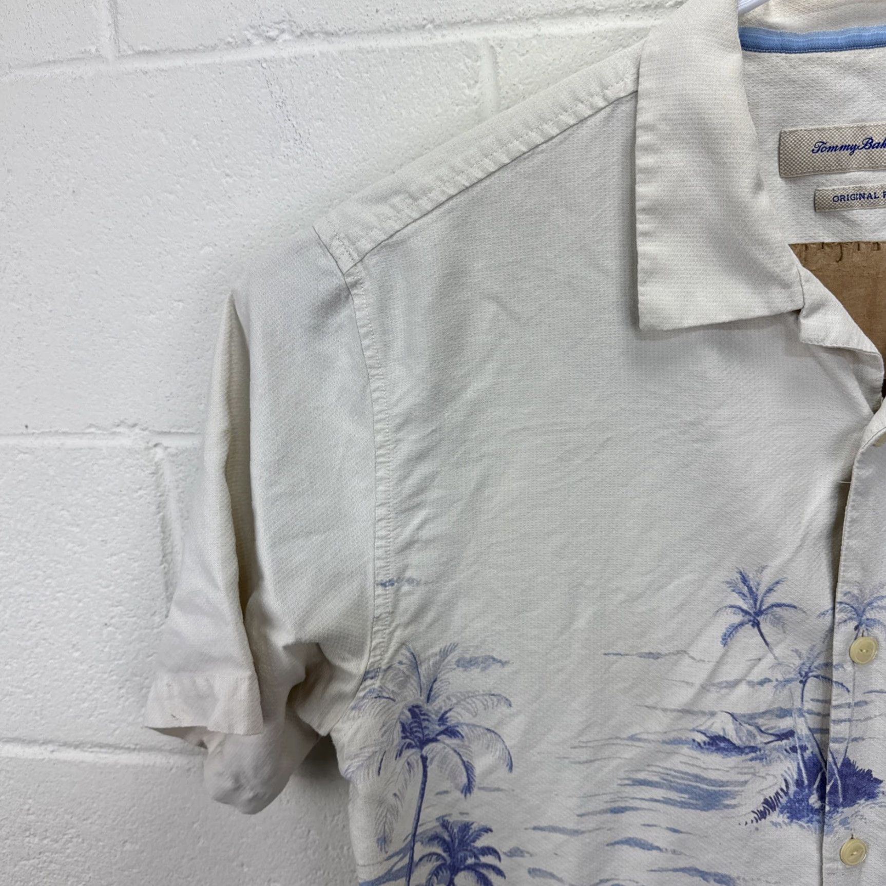 Tommy Bahama Tommy Bahama Shirt Mens Large Beige Blue Silk Camp Hawaiian Marlin Fish Waves Size US L / EU 52-54 / 3 - 6 Thumbnail