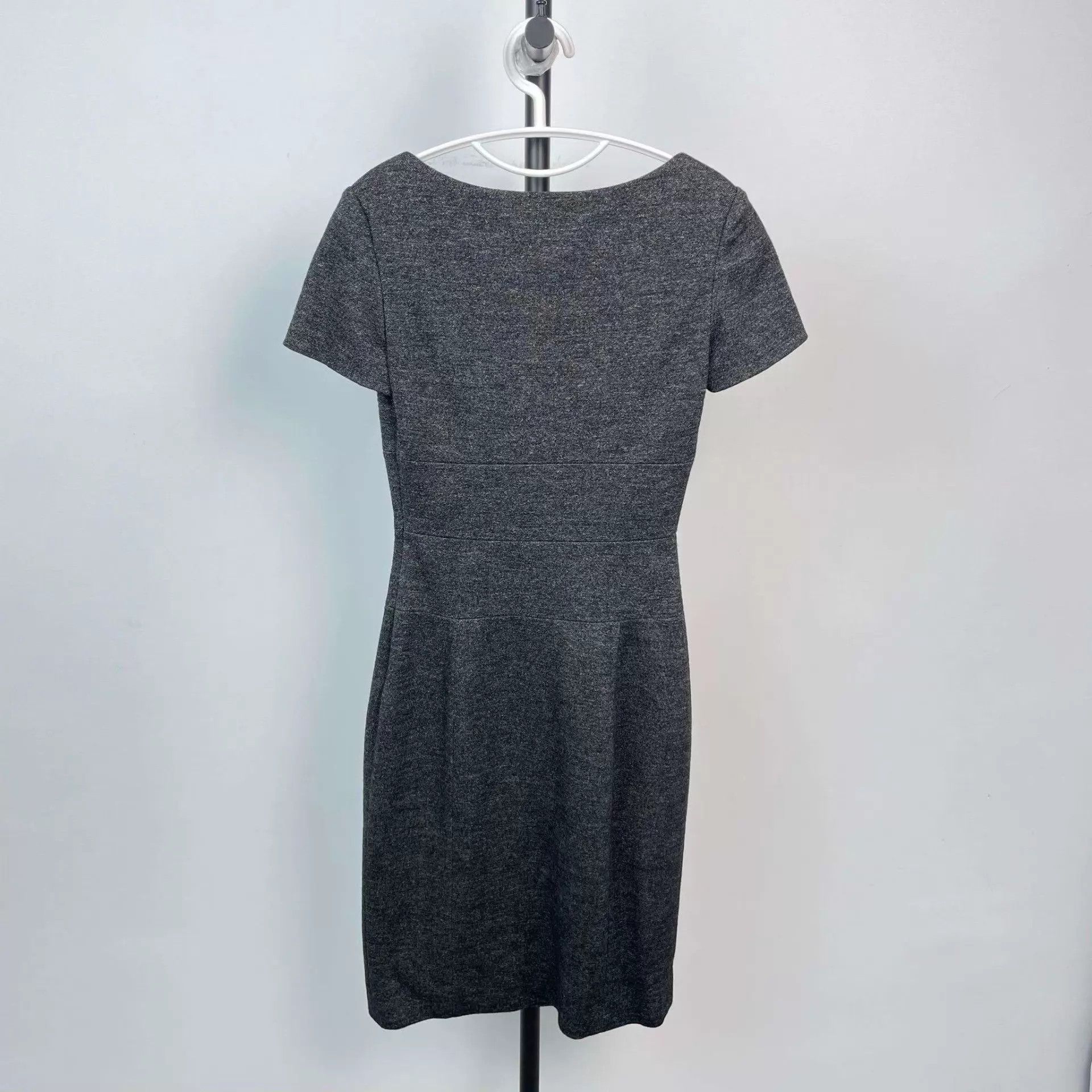 Prada Prada NWT short-sleeve dress Size M / US 6-8 / IT 42-44 - 2 Thumbnail