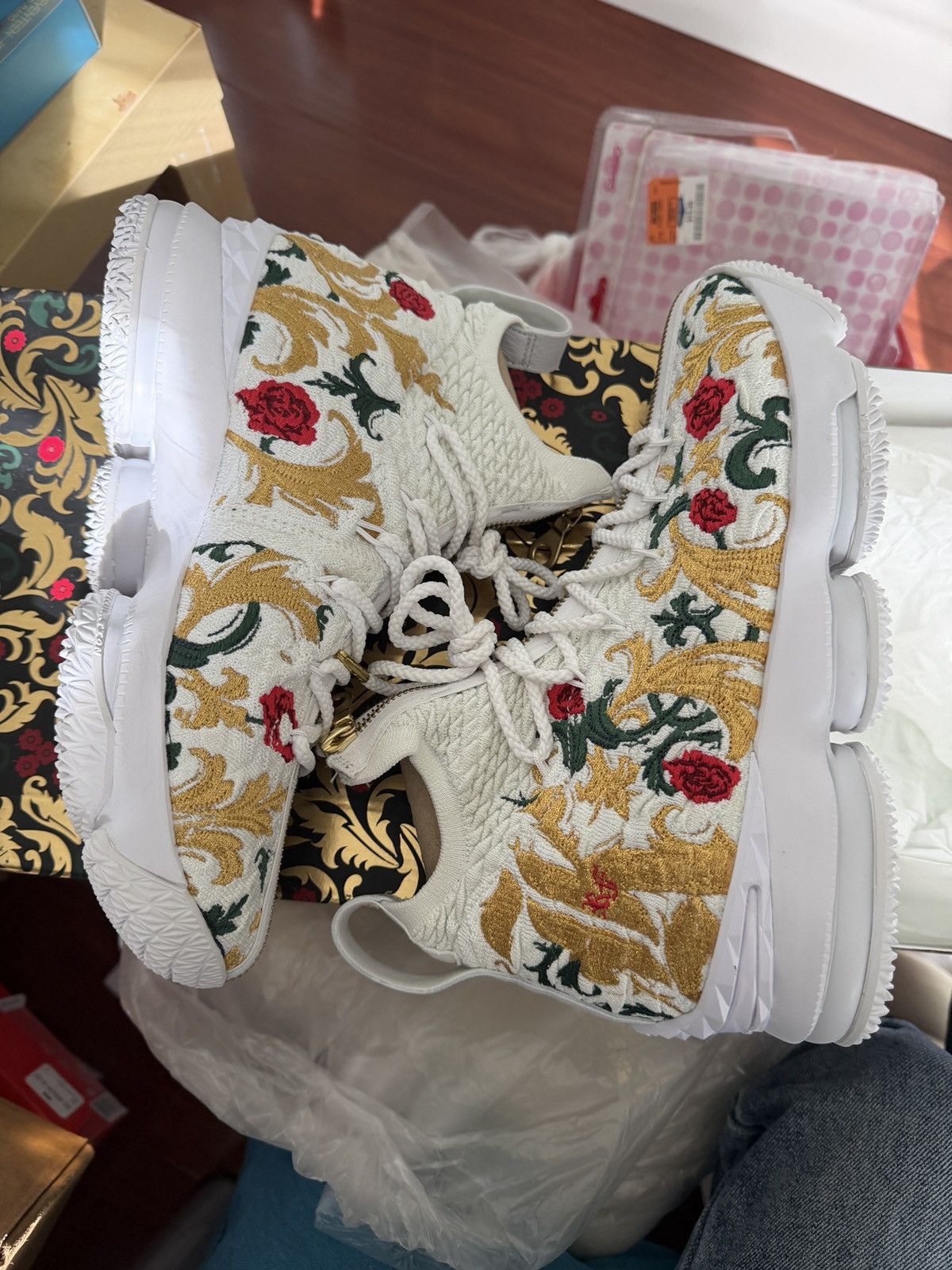 Nike Nike Lebron15 Performance Kith King‘s cloak Size US 7 / EU 40 - 3 Thumbnail