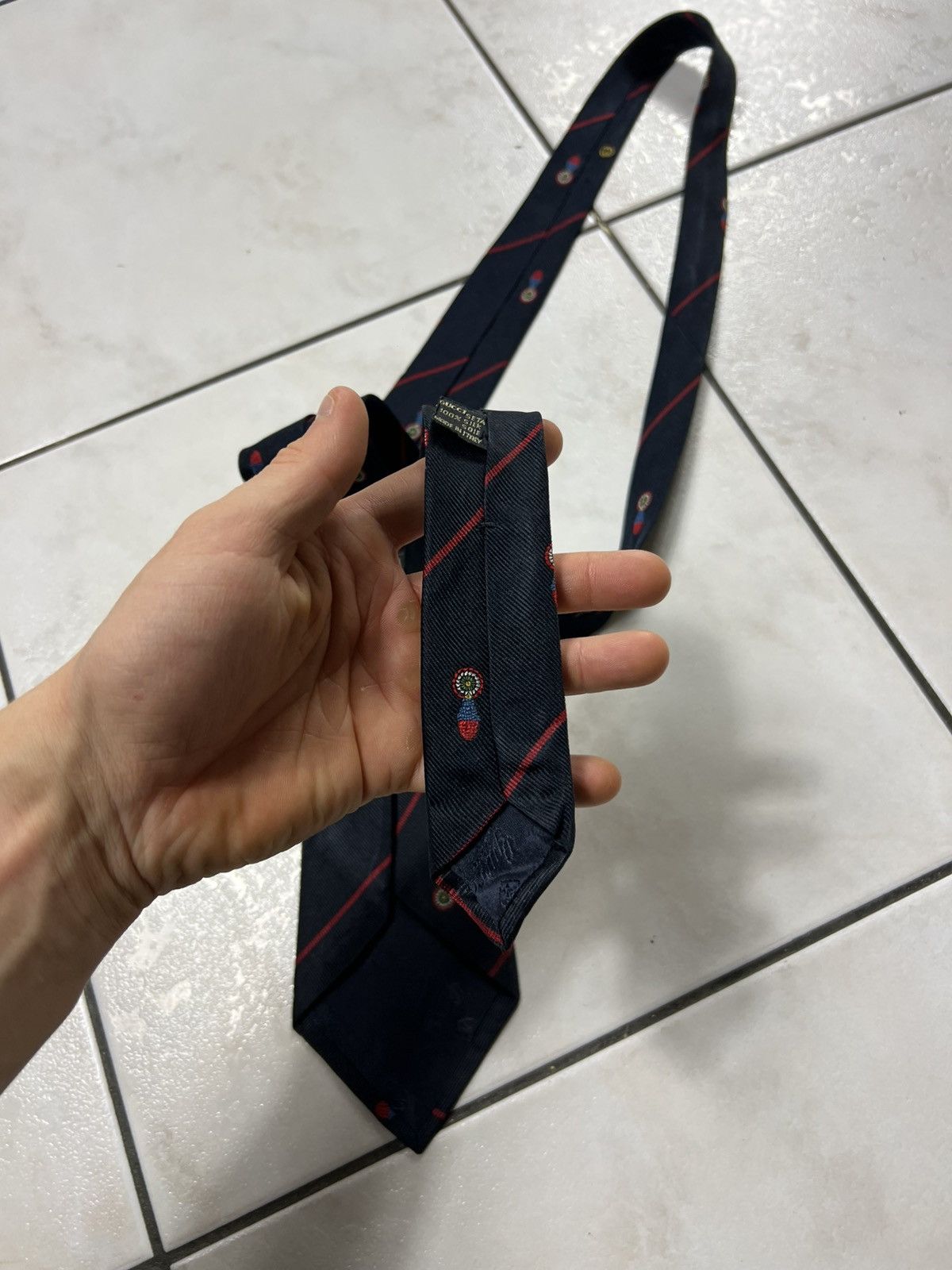 Gucci Vintage Gucci Italy silk tie striped navy red logo GG Size ONE SIZE - 13 Thumbnail