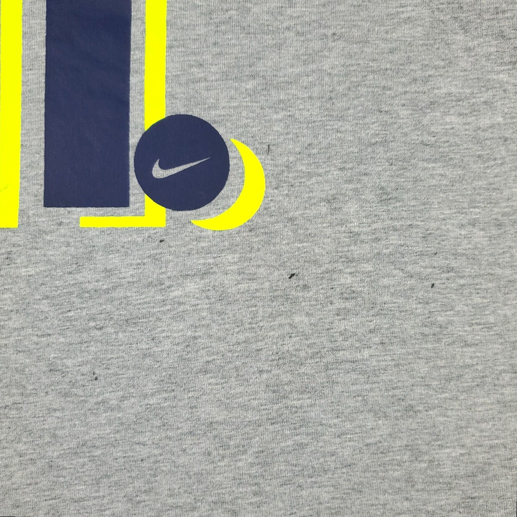 Nike Nike T Shirt Mens Large Gray Swoosh Casual Short Sleeve Adult L White? Gray? Size US L / EU 52-54 / 3 - 4 Thumbnail