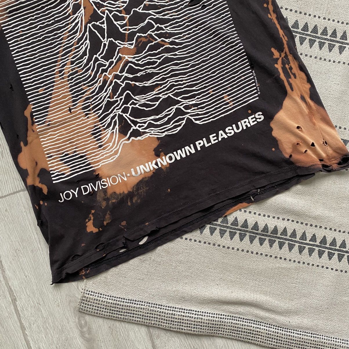 Joy Division 🎸 Thrashed Joy division Tee punk rock Band T-shirt vintage Size US M / EU 48-50 / 2 - 3 Thumbnail