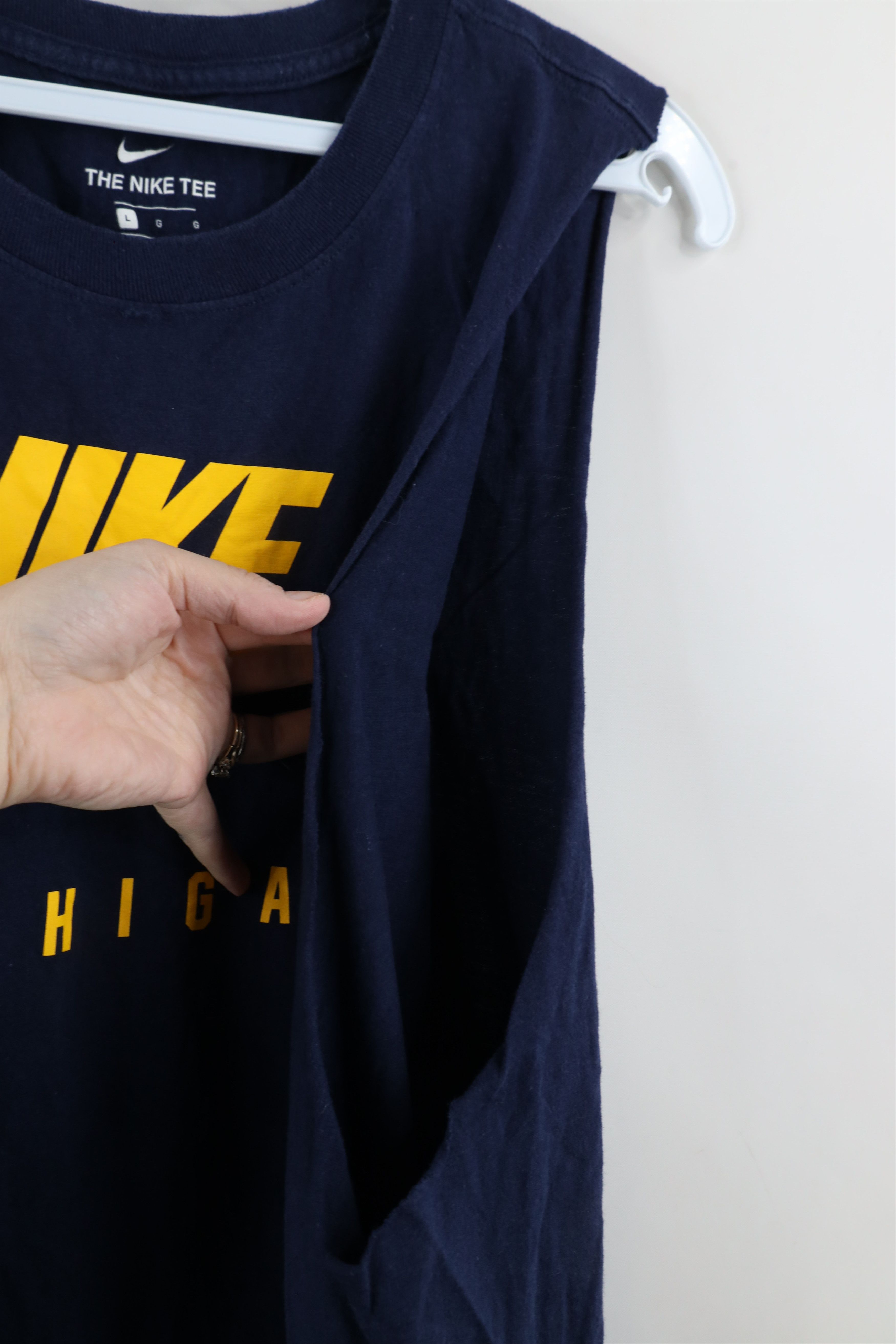 Nike × Vintage Nike Logo University of Michigan Cut Off Sleeveless T-Shirt Size US L / EU 52-54 / 3 - 5 Thumbnail