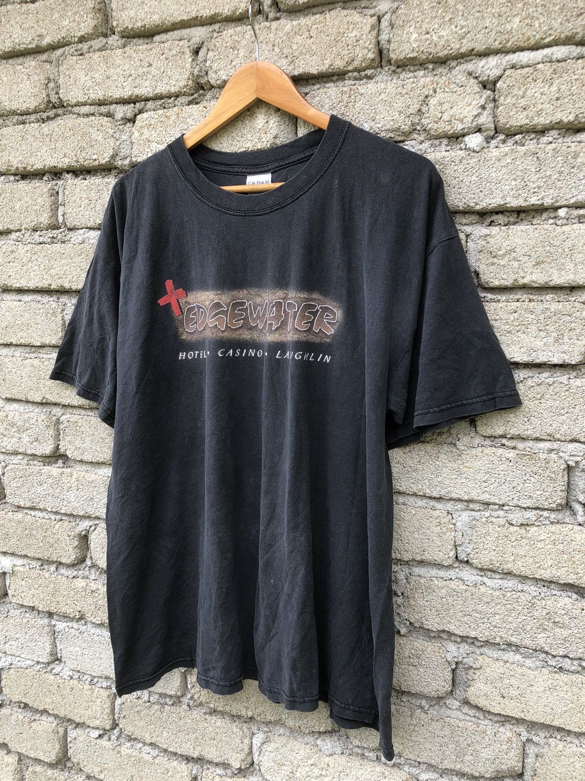 Vintage Vintage Sunfaded Edgewater Casino Treasure Chest Tshirt Size US XL / EU 56 / 4 - 8 Thumbnail